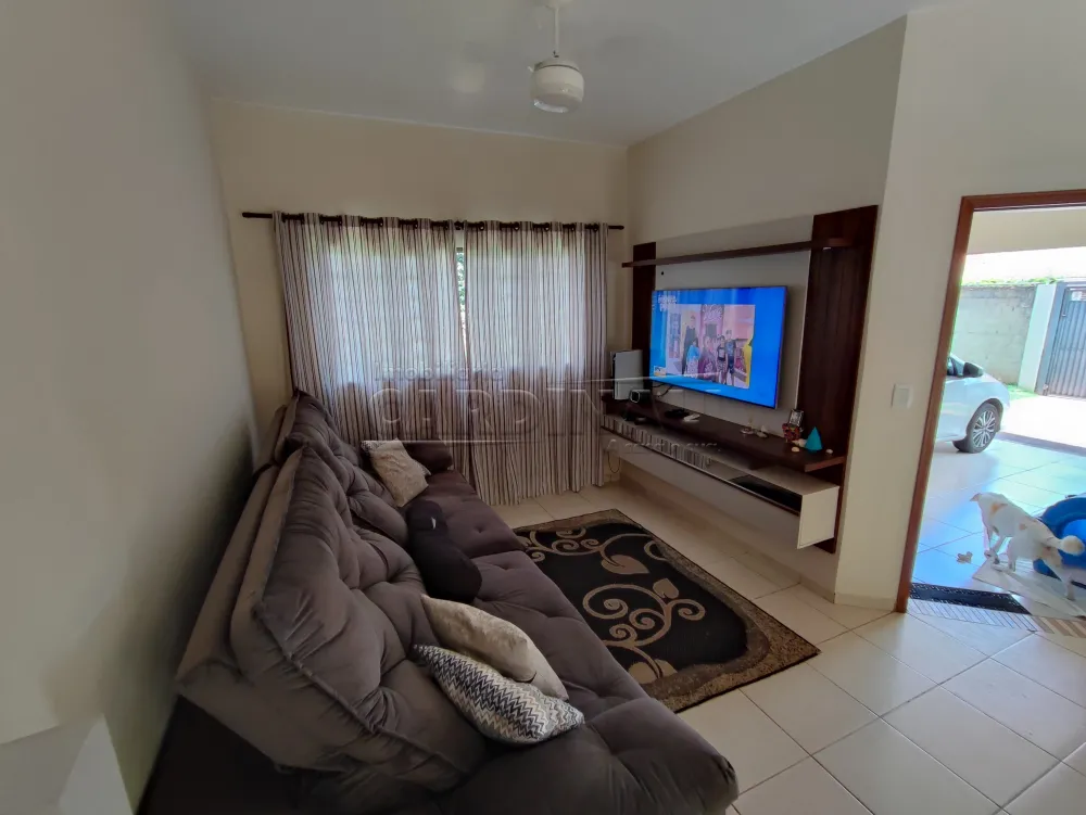 Comprar Casa / Padr&atilde;o em Araraquara R$ 530.000,00 - Foto 3