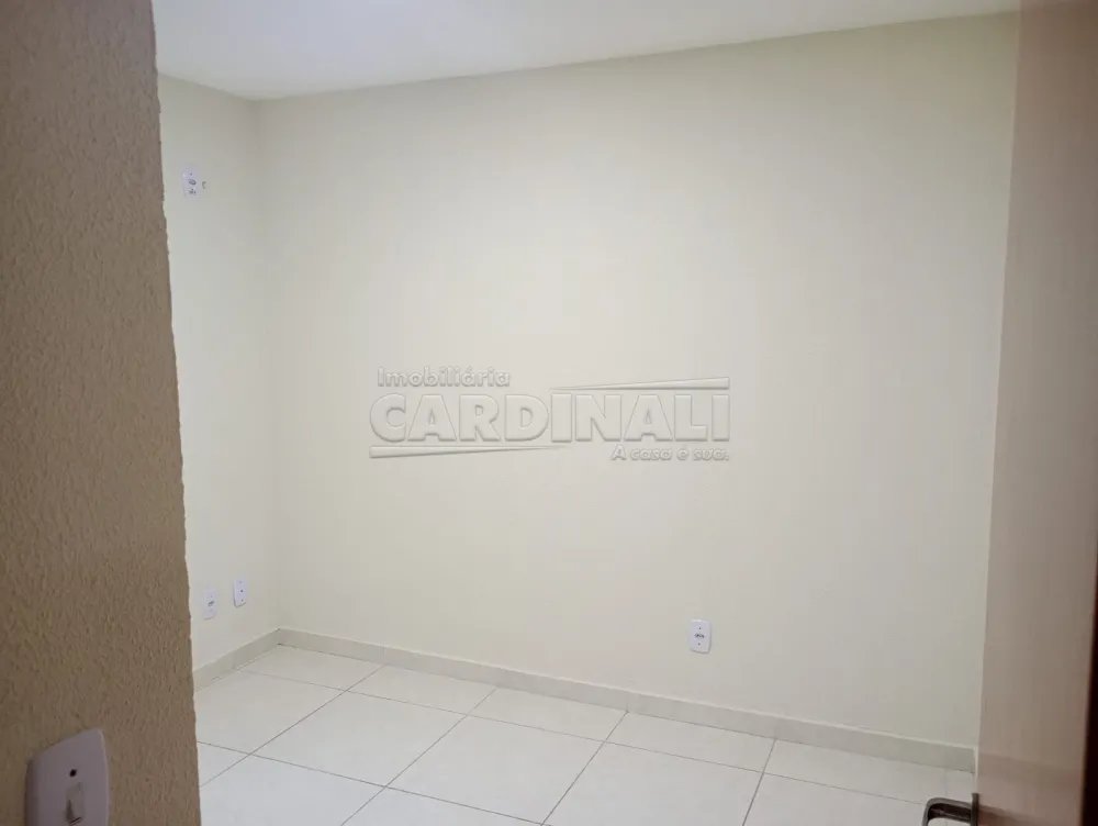 Comprar Apartamento / Padr&atilde;o em Araraquara R$ 130.000,00 - Foto 9