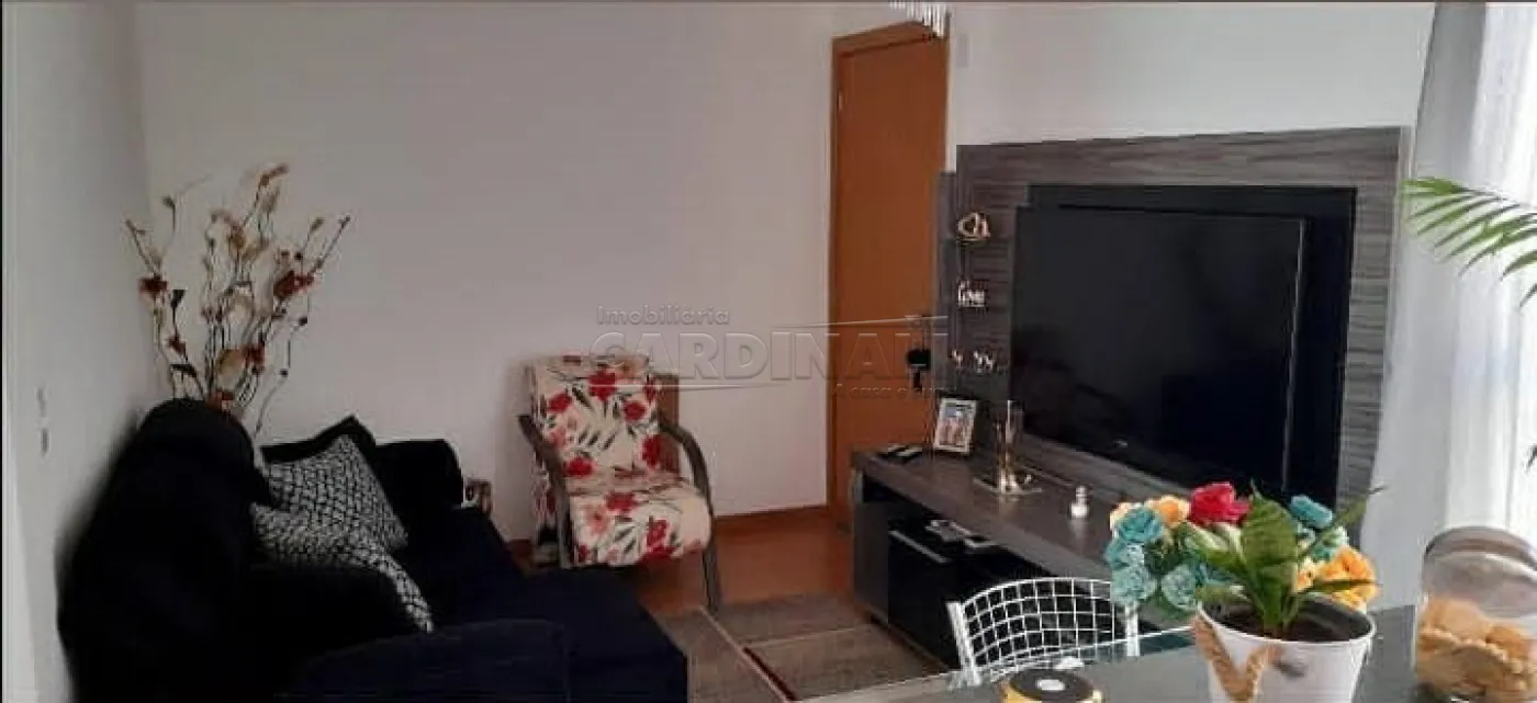 Alugar Apartamento / Padr&atilde;o em S&atilde;o Carlos R$ 1.100,00 - Foto 2