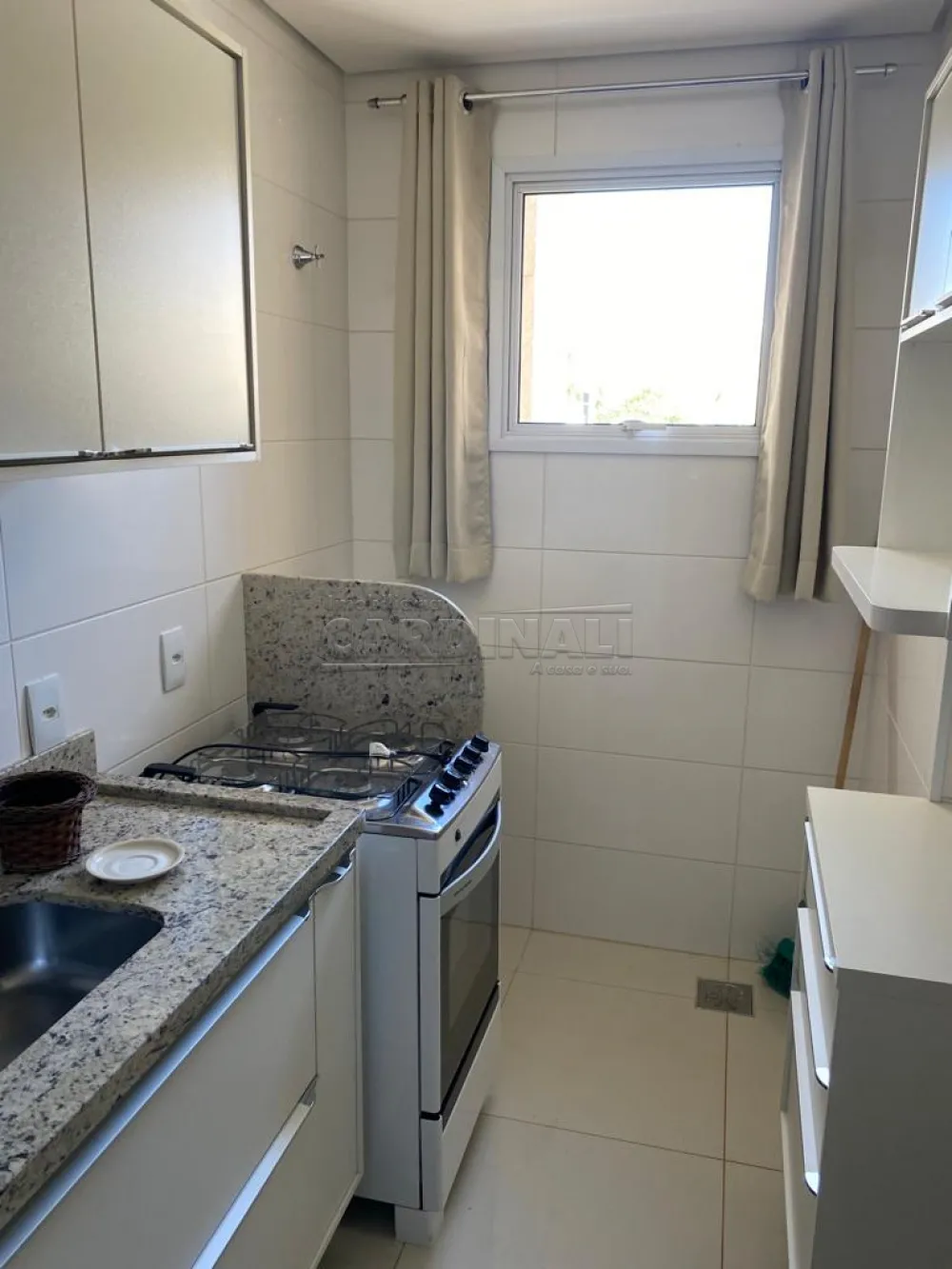 Comprar Apartamento / Padr&atilde;o em Araraquara R$ 300.000,00 - Foto 14