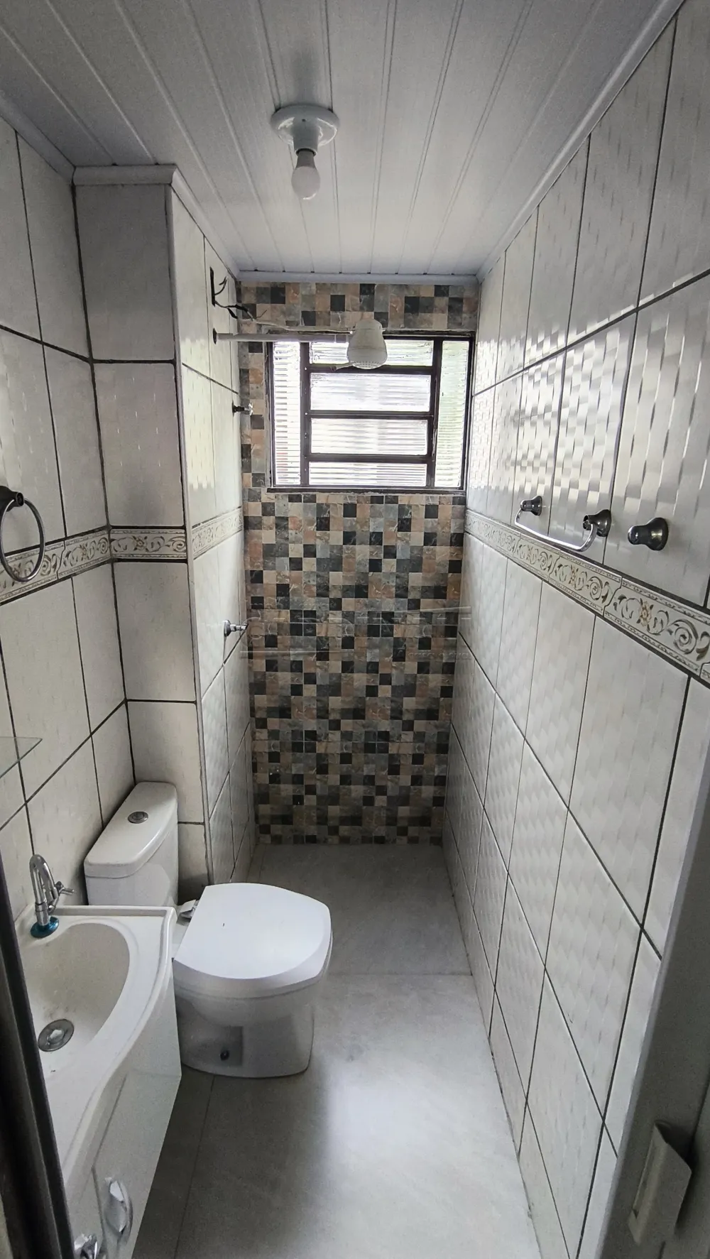 Alugar Apartamento / Padr&atilde;o em Araraquara R$ 650,00 - Foto 6