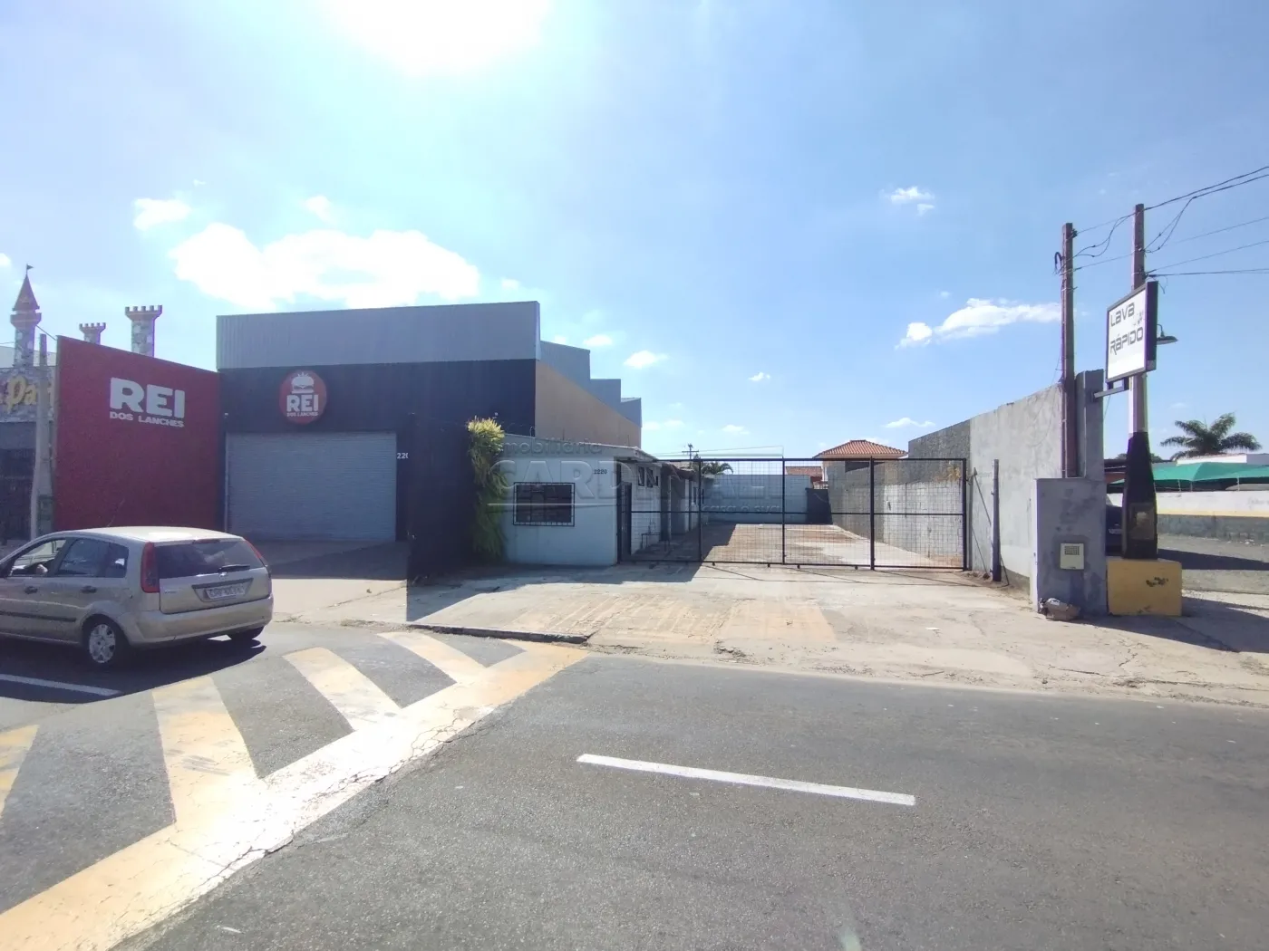 Comercial / Ponto Comercial em S&atilde;o Carlos Alugar por R$3.700,00