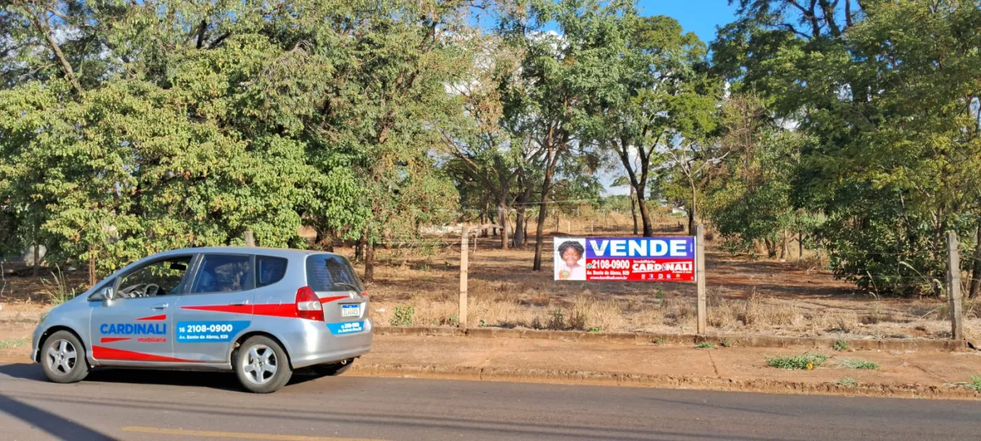 Terreno / &Aacute;rea em Araraquara , Comprar por R$745.000,00