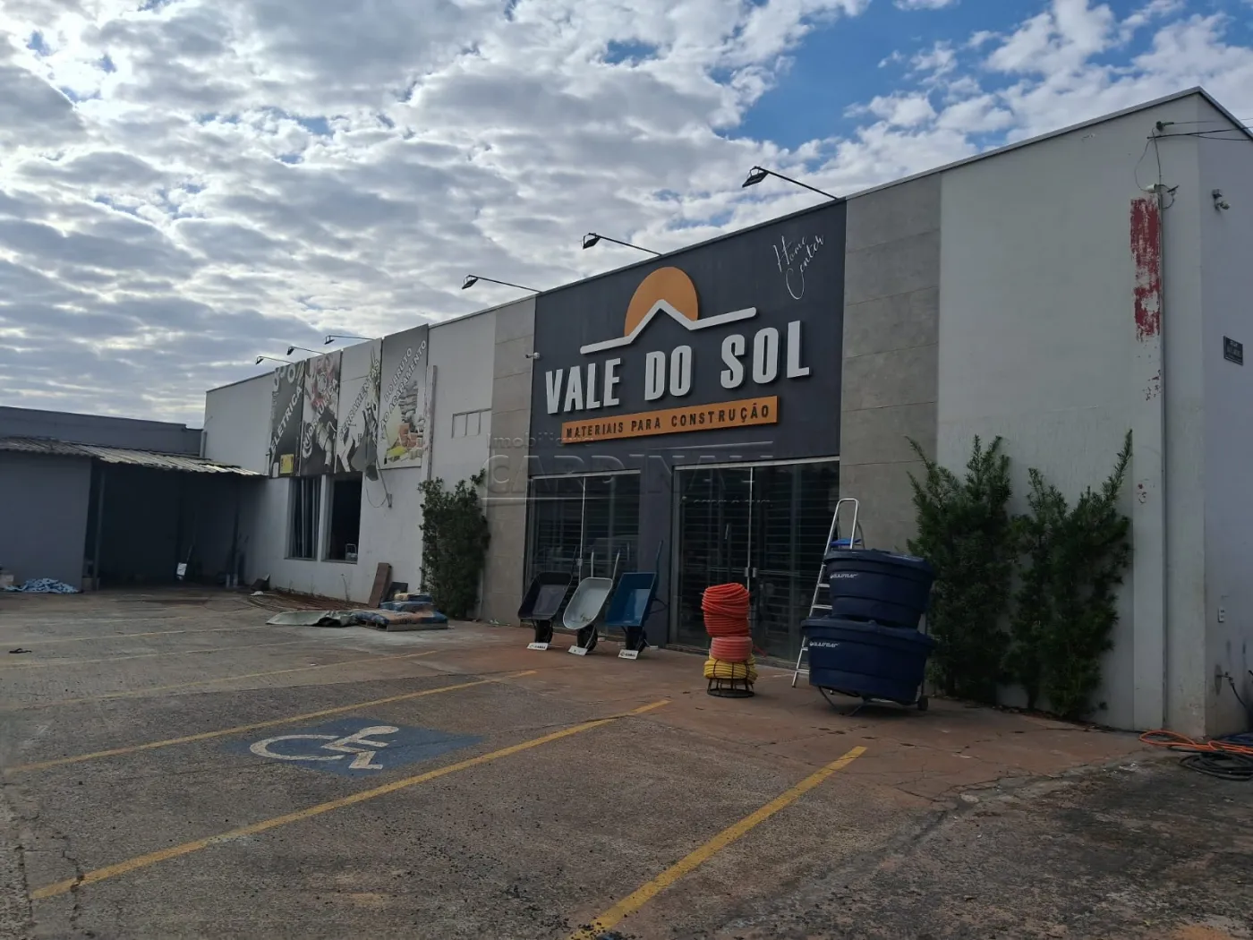 Comercial / Barrac&atilde;o em Araraquara , Comprar por R$3.500.000,00