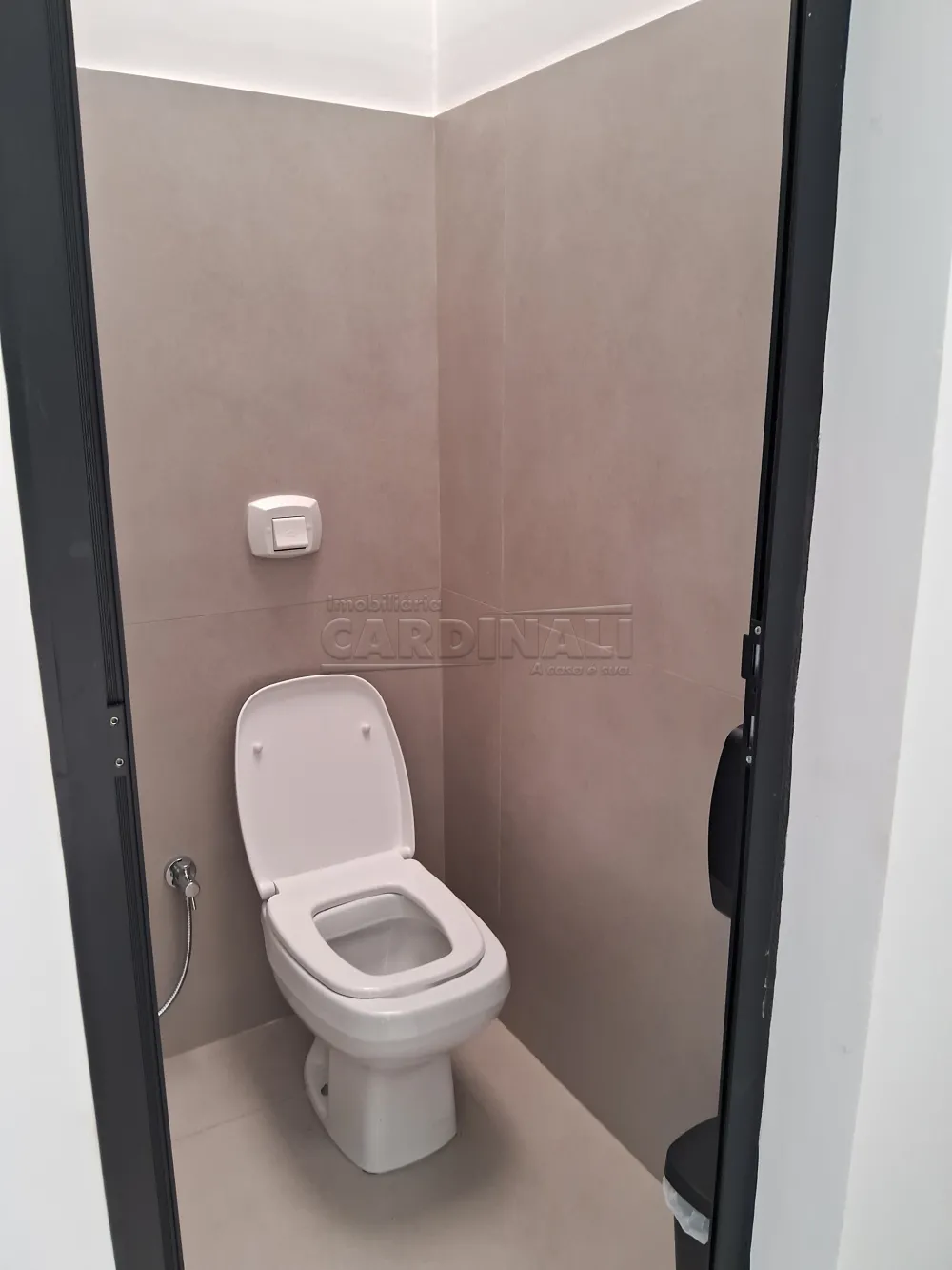 Alugar Comercial / Sala em Araraquara R$ 1.100,00 - Foto 4