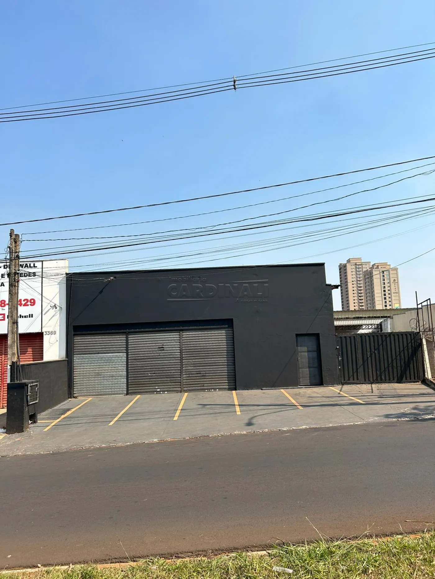 Comercial / Barrac&atilde;o em Araraquara , Comprar por R$1.800.000,00