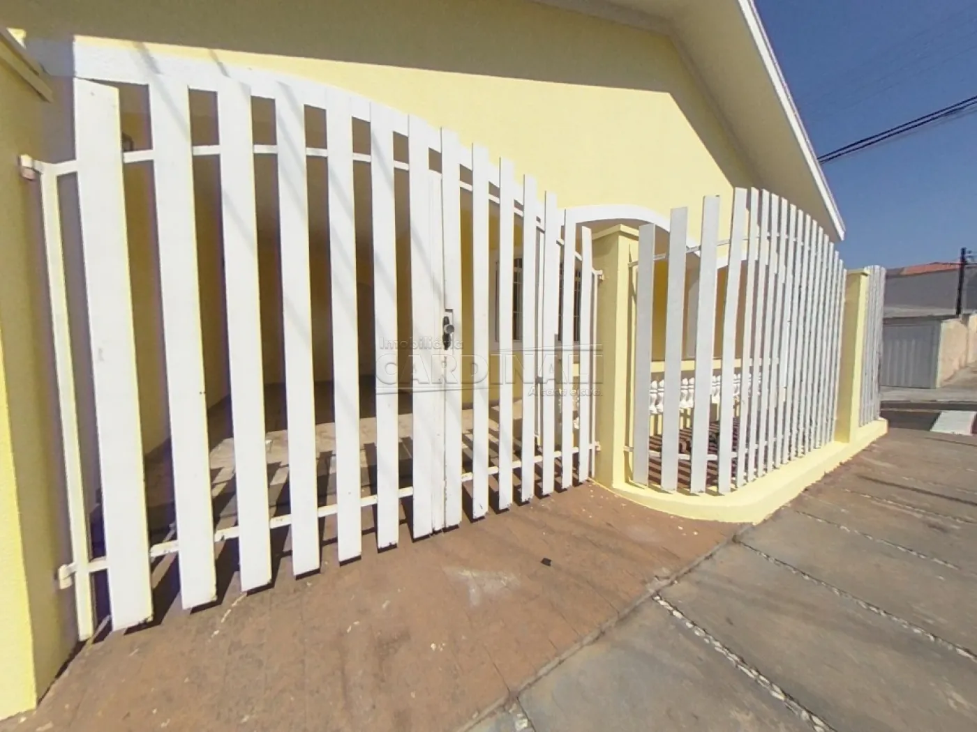 Casa / Padr&atilde;o em S&atilde;o Carlos Alugar por R$2.556,00