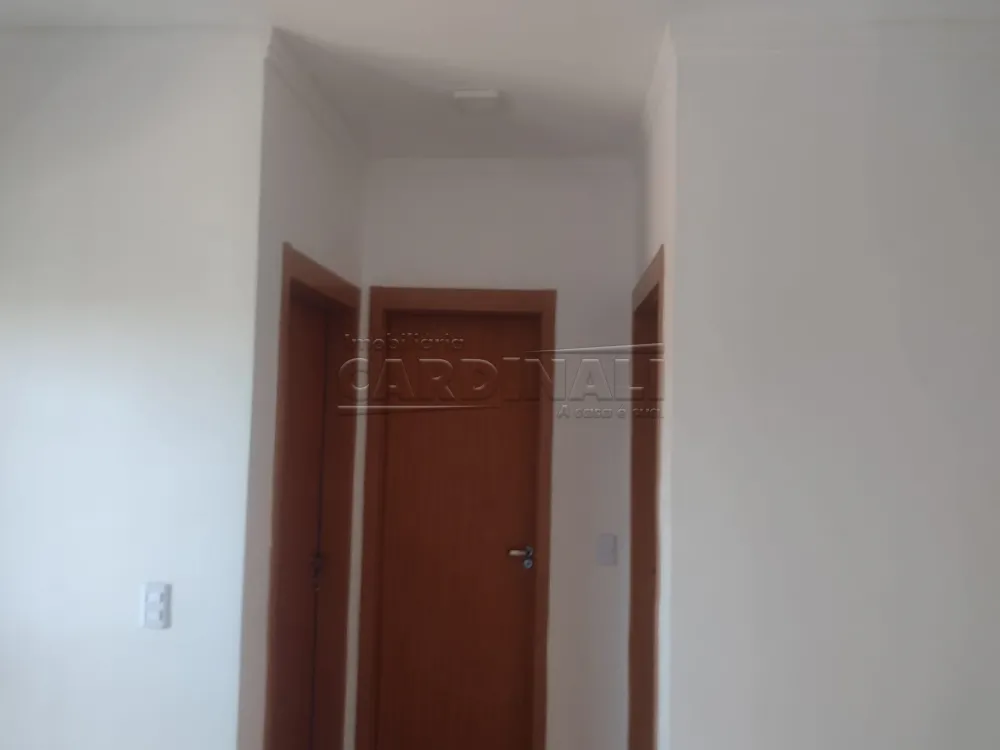 Alugar Apartamento / Padr&atilde;o em S&atilde;o Carlos R$ 1.000,00 - Foto 8