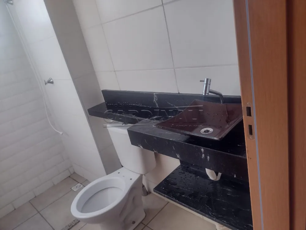 Alugar Apartamento / Padr&atilde;o em S&atilde;o Carlos R$ 1.000,00 - Foto 13