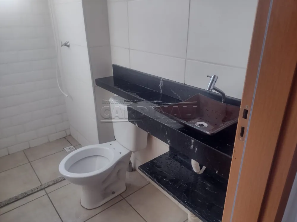 Alugar Apartamento / Padr&atilde;o em S&atilde;o Carlos R$ 1.000,00 - Foto 14