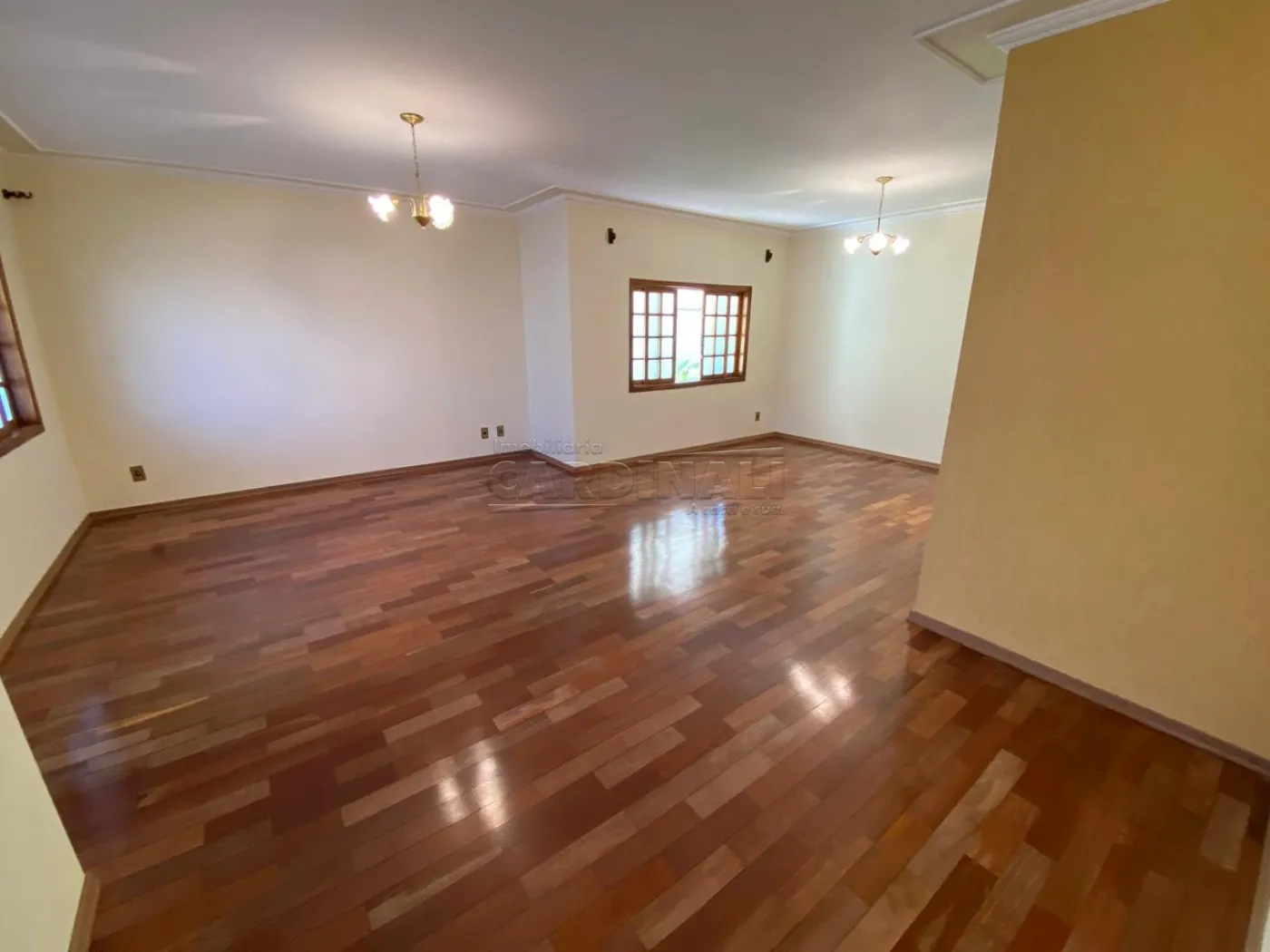 Casa / Condom&iacute;nio em S&atilde;o Carlos 