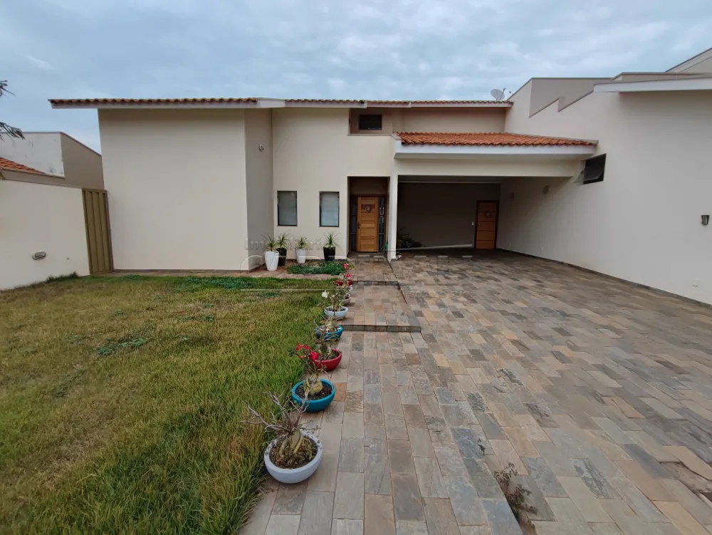 Comprar Casa / Condom&iacute;nio em Araraquara R$ 850.000,00 - Foto 2