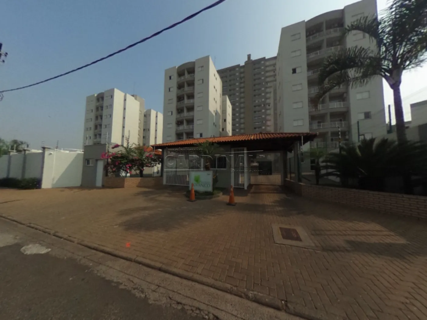 Apartamento / Padr&atilde;o em Araraquara Alugar por R$1.300,00