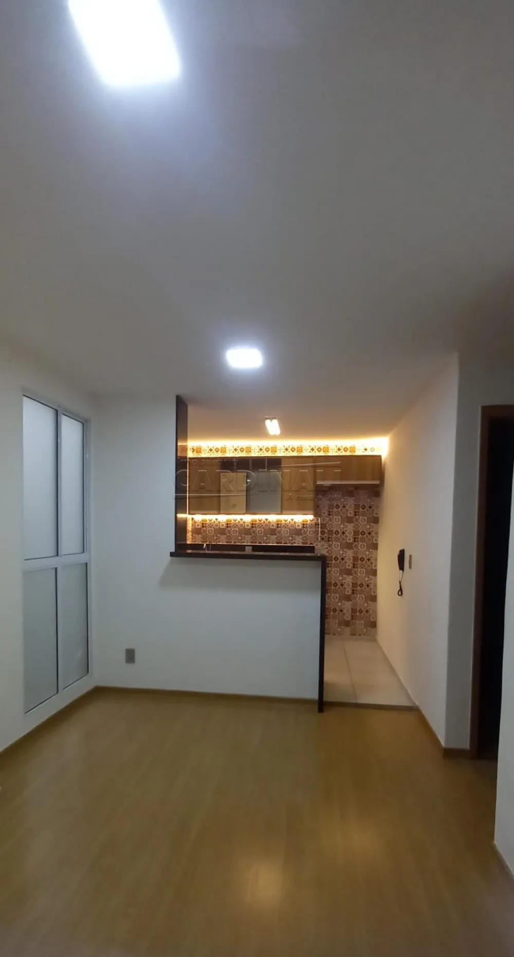 Alugar Apartamento / Padr&atilde;o em S&atilde;o Carlos R$ 1.112,00 - Foto 4
