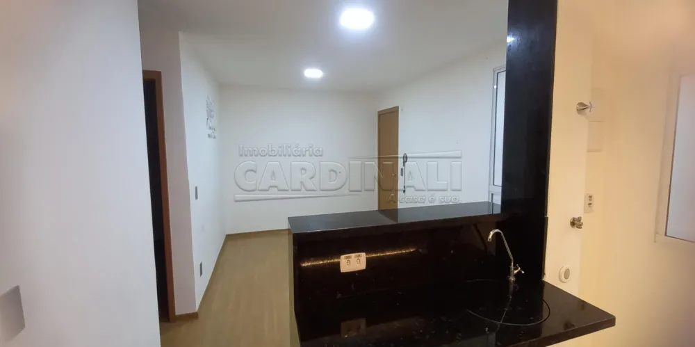 Alugar Apartamento / Padr&atilde;o em S&atilde;o Carlos R$ 1.112,00 - Foto 11
