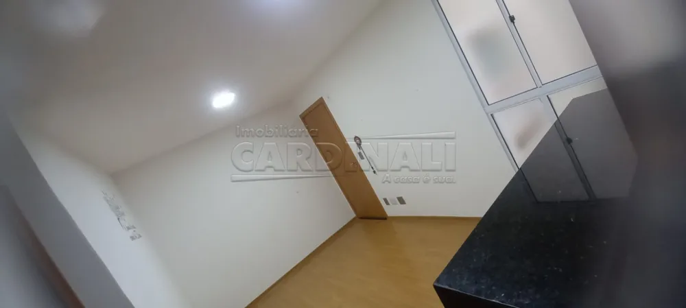 Alugar Apartamento / Padr&atilde;o em S&atilde;o Carlos R$ 1.112,00 - Foto 12