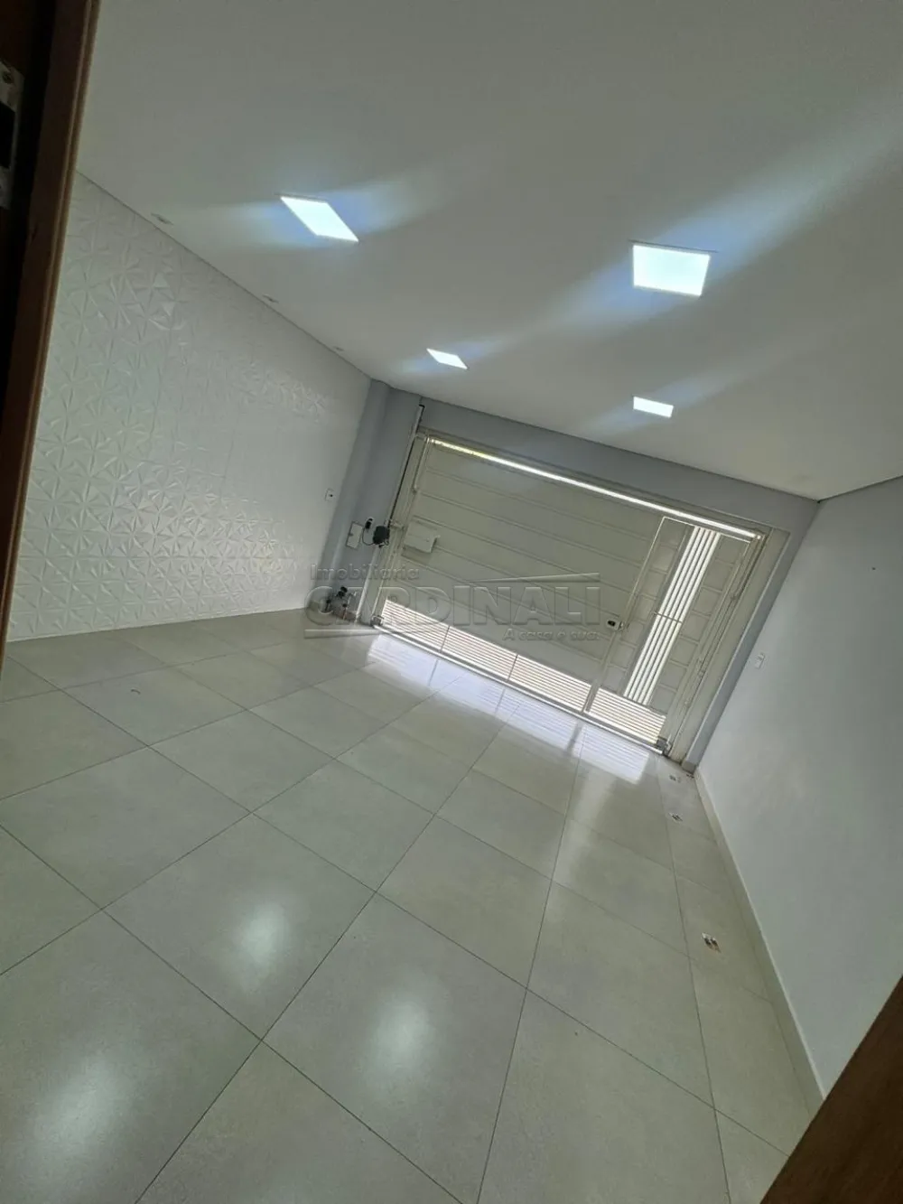 Alugar Casa / Padr&atilde;o em S&atilde;o Carlos R$ 2.700,00 - Foto 1