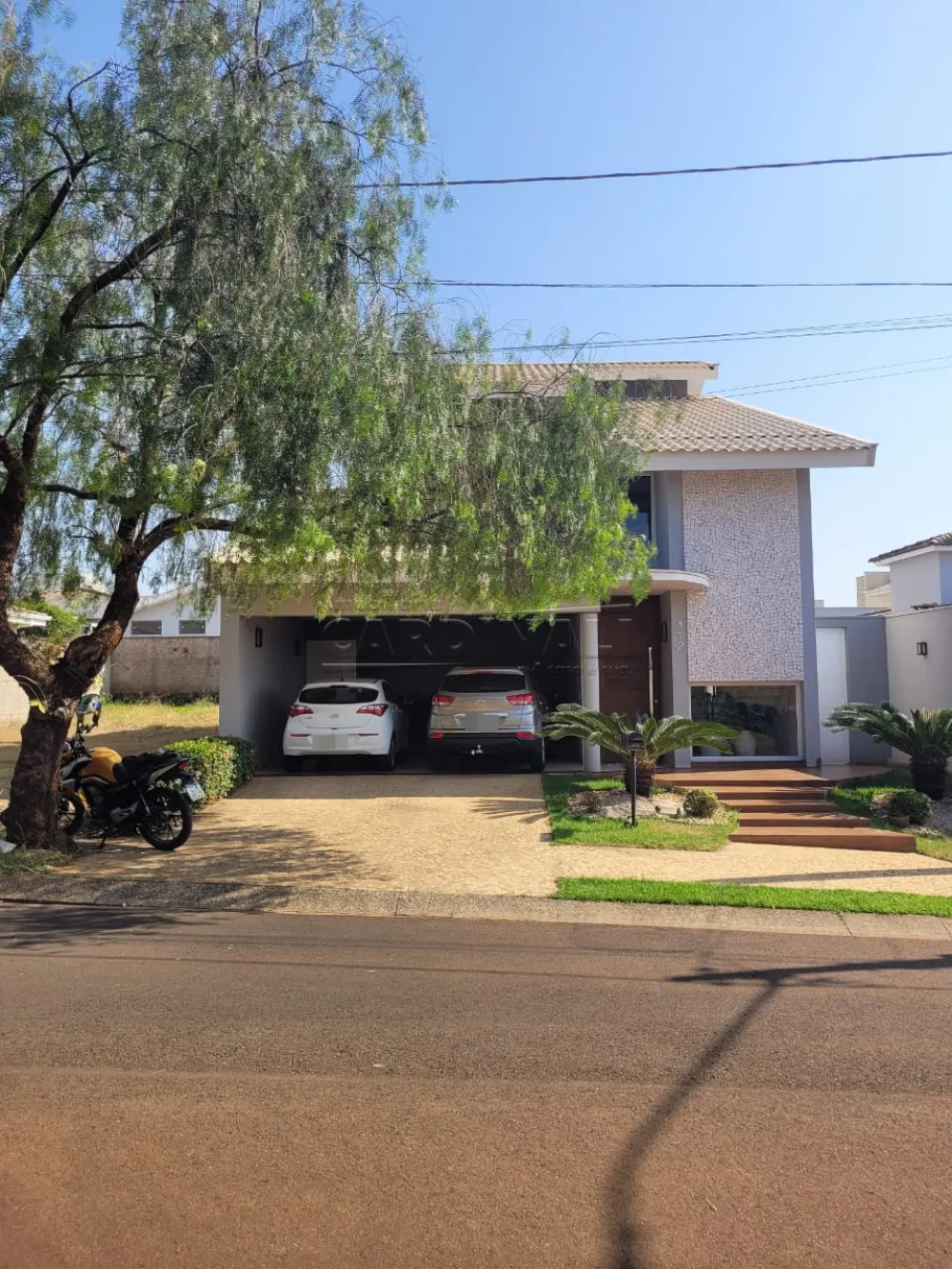 Casa / Condom&iacute;nio em Araraquara 