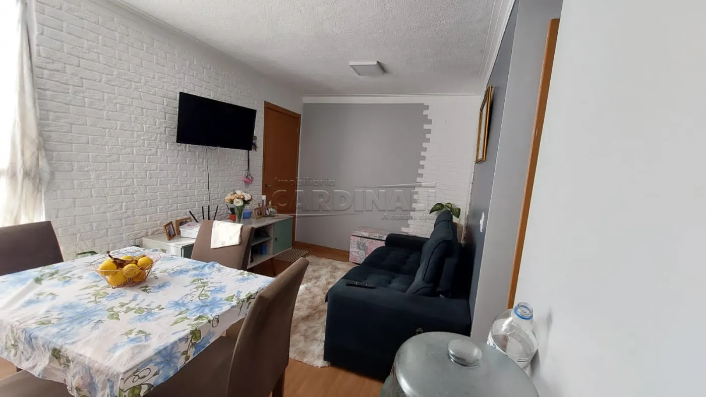 Comprar Apartamento / Padr&atilde;o em S&atilde;o Carlos R$ 180.000,00 - Foto 2