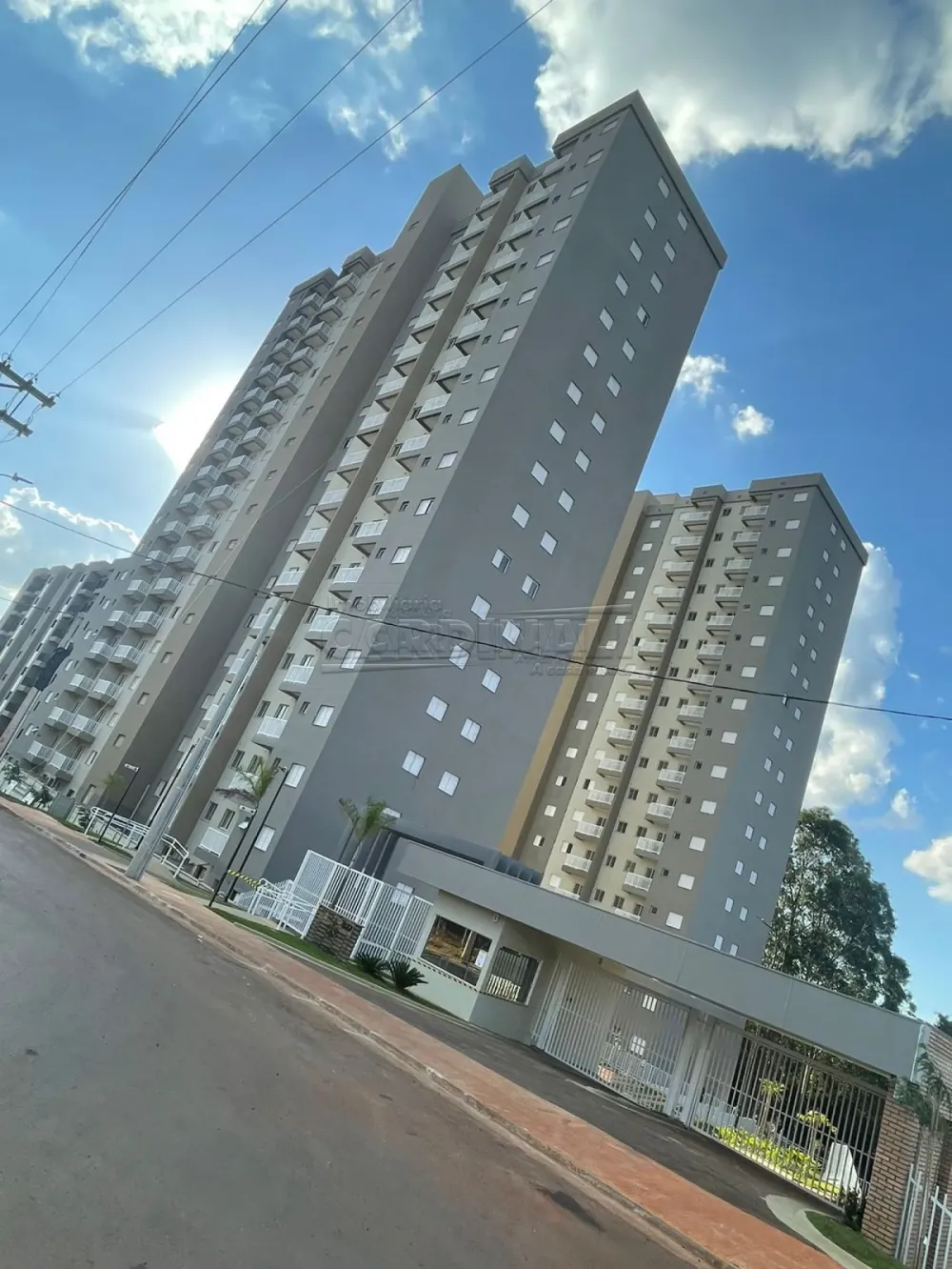 Alugar Apartamento / Padr&atilde;o em S&atilde;o Carlos R$ 1.600,00 - Foto 1