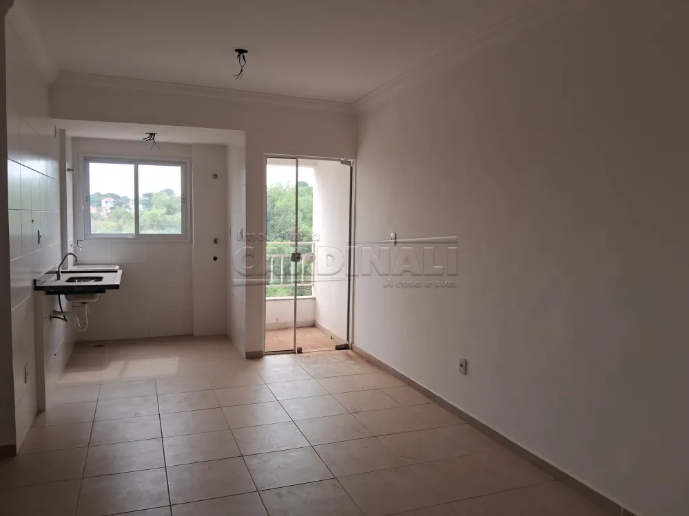 Comprar Apartamento / Padr&atilde;o em Araraquara R$ 185.000,00 - Foto 1