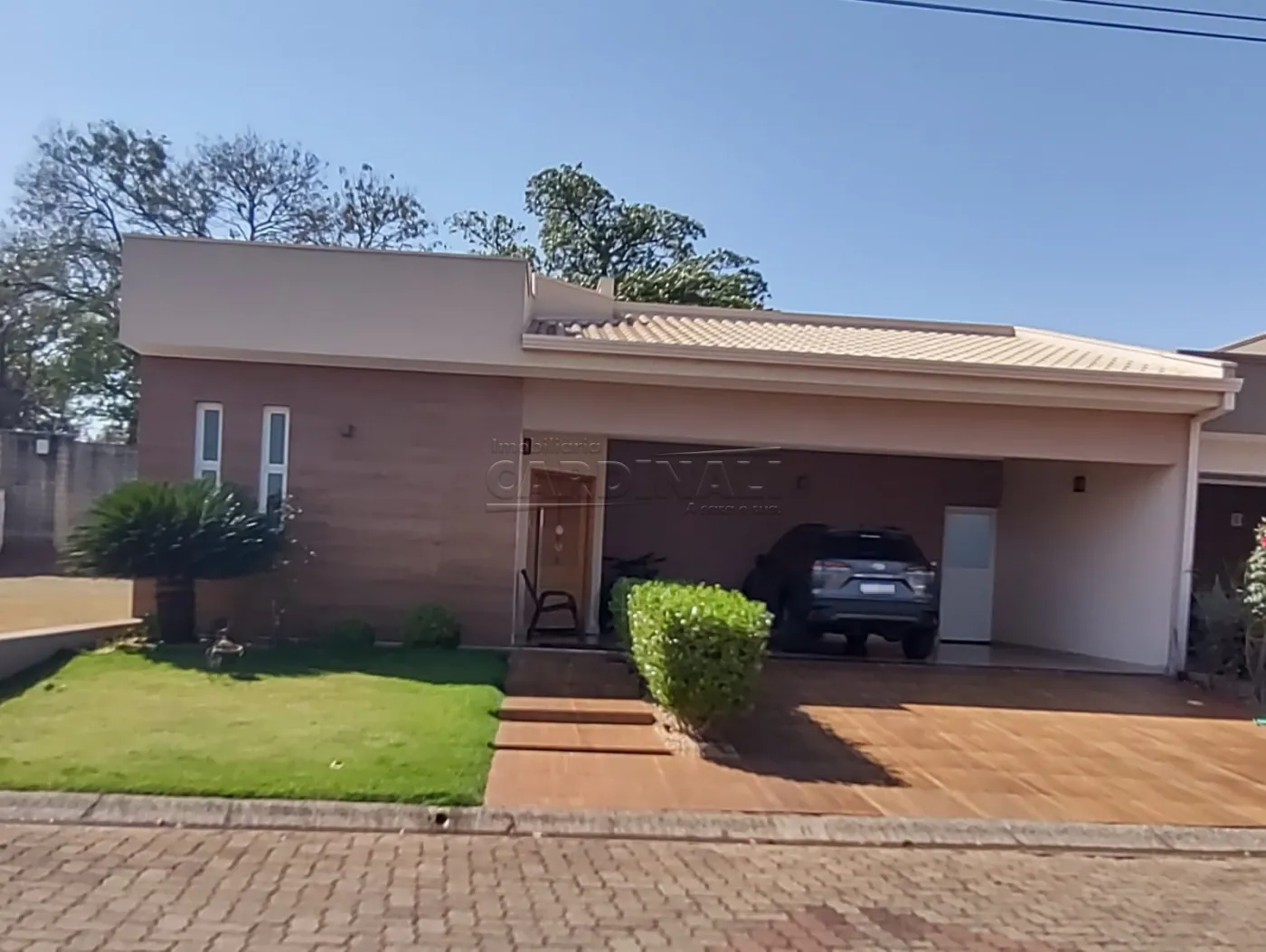 Casa / Condom&iacute;nio em Araraquara 
