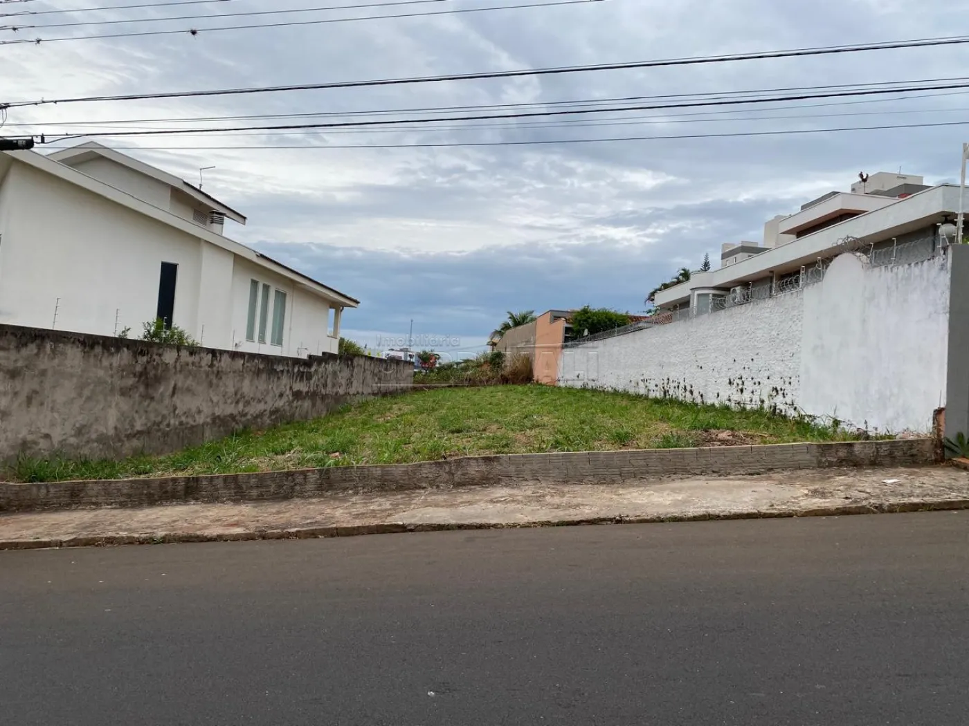 Terreno / Padr&atilde;o em S&atilde;o Carlos 
