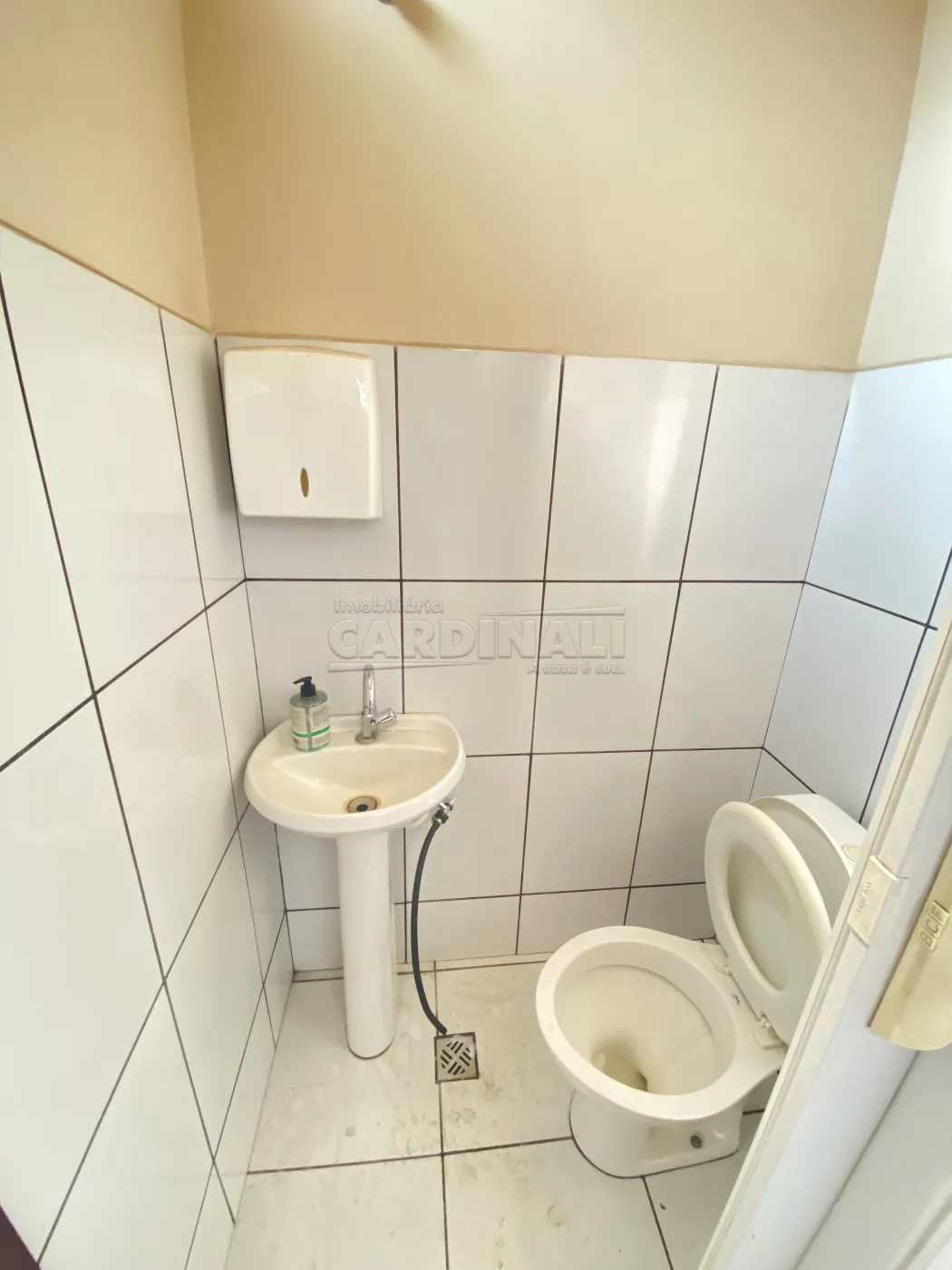 Alugar Comercial / Sal&atilde;o em S&atilde;o Carlos R$ 1.112,00 - Foto 4
