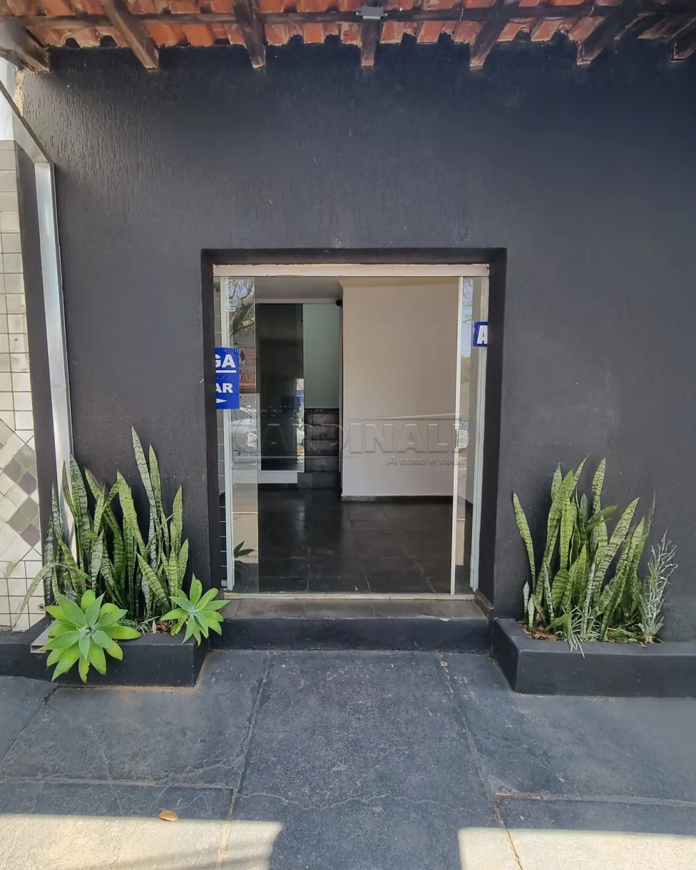 Alugar Comercial / Sal&atilde;o em S&atilde;o Carlos R$ 1.445,00 - Foto 1