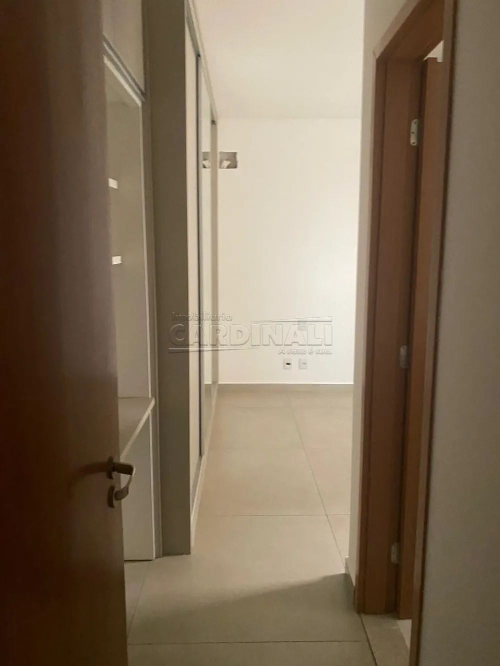Alugar Apartamento / Padr&atilde;o em S&atilde;o Carlos R$ 3.889,00 - Foto 14
