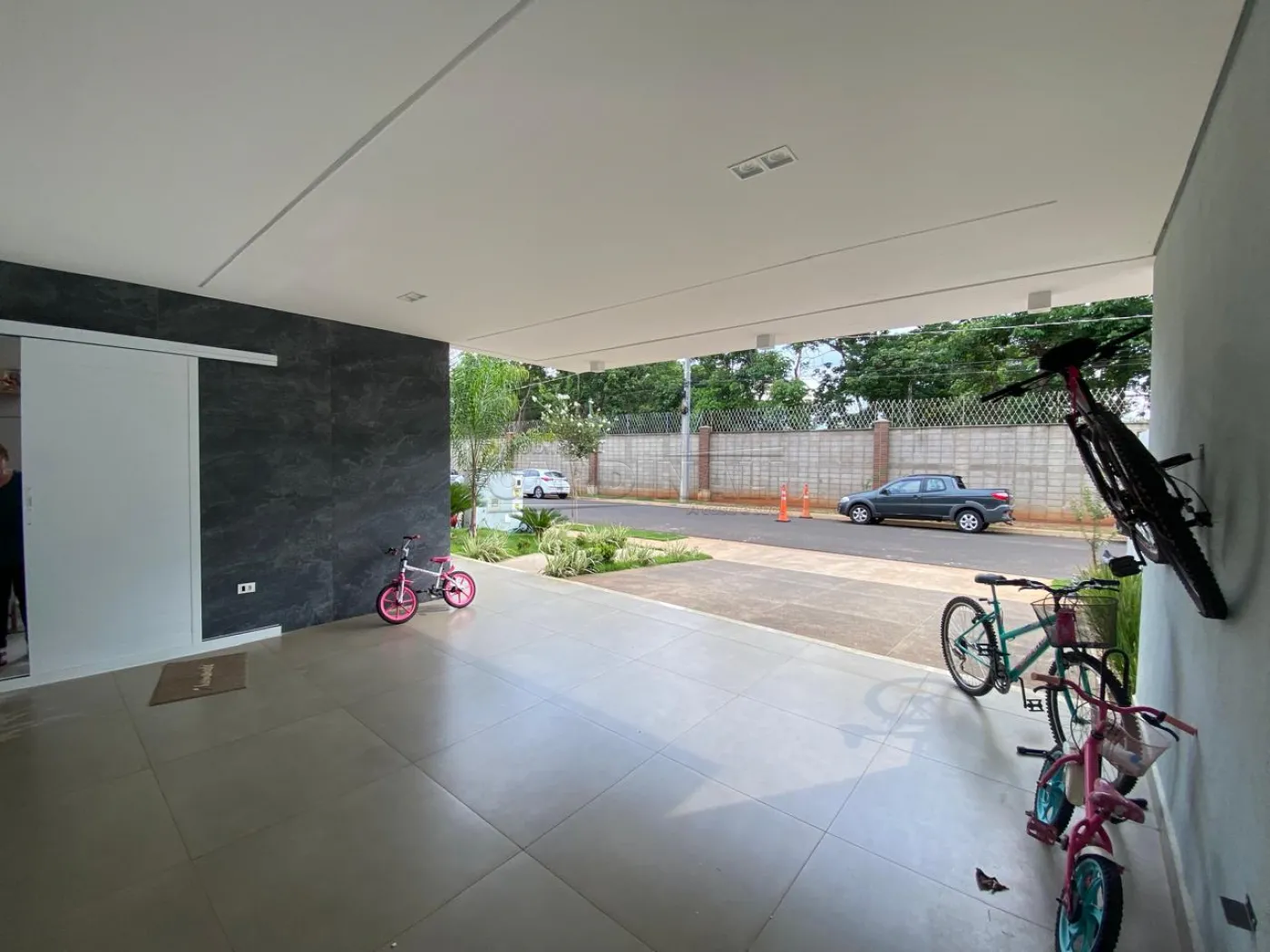 Casa / Condom&iacute;nio em S&atilde;o Carlos 