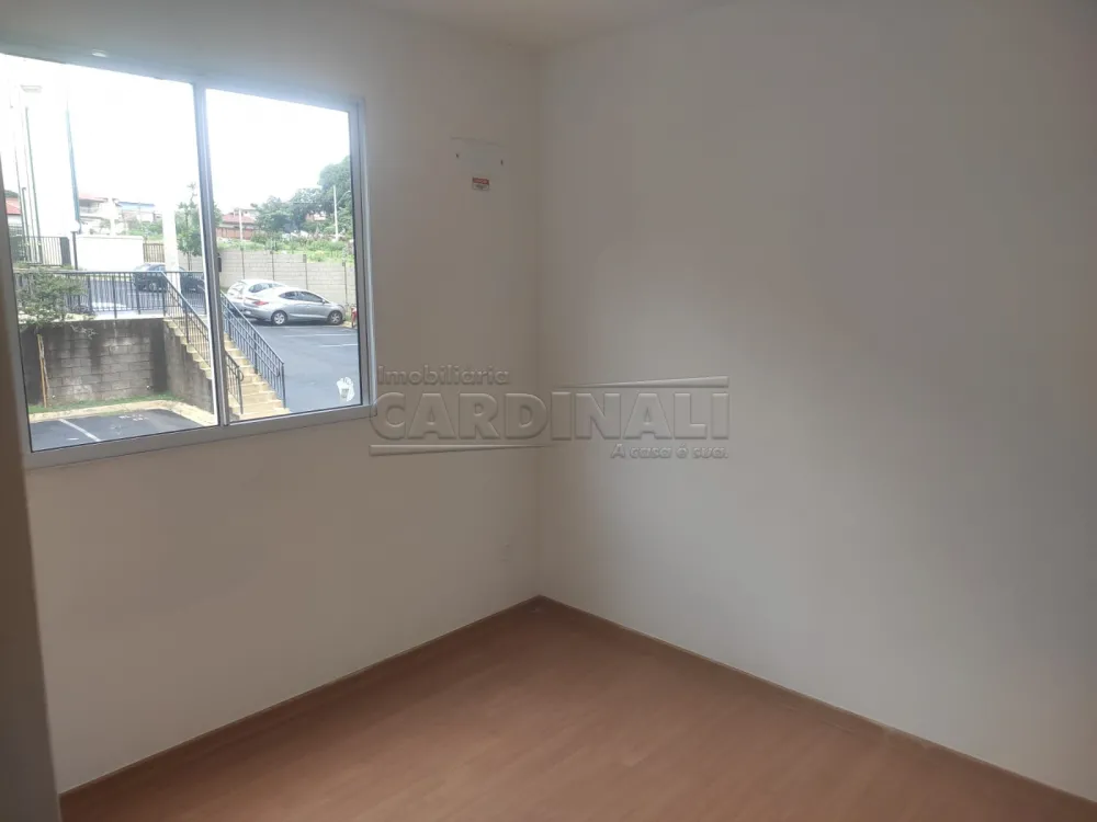 Alugar Apartamento / Padr&atilde;o em S&atilde;o Carlos R$ 845,00 - Foto 4