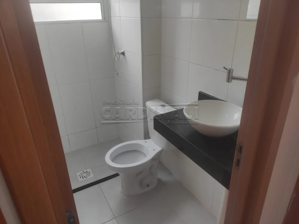 Alugar Apartamento / Padr&atilde;o em S&atilde;o Carlos R$ 845,00 - Foto 5