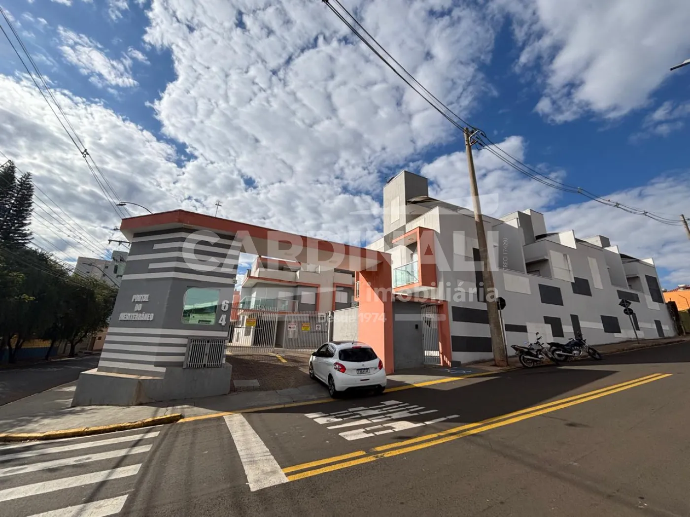 Casa / Condom&iacute;nio em S&atilde;o Carlos 