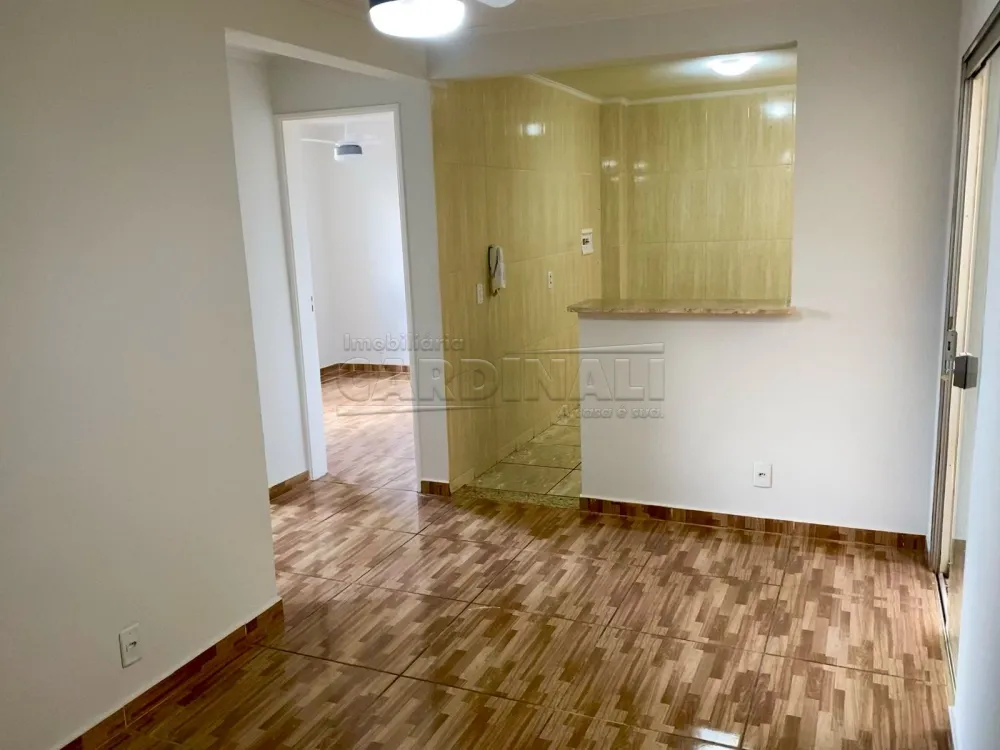 Alugar Apartamento / Padr&atilde;o em S&atilde;o Carlos R$ 1.500,00 - Foto 1