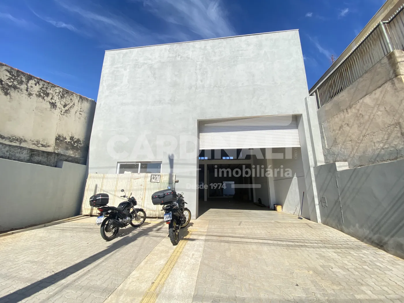 Comercial / Barrac&atilde;o em S&atilde;o Carlos Alugar por R$10.000,00