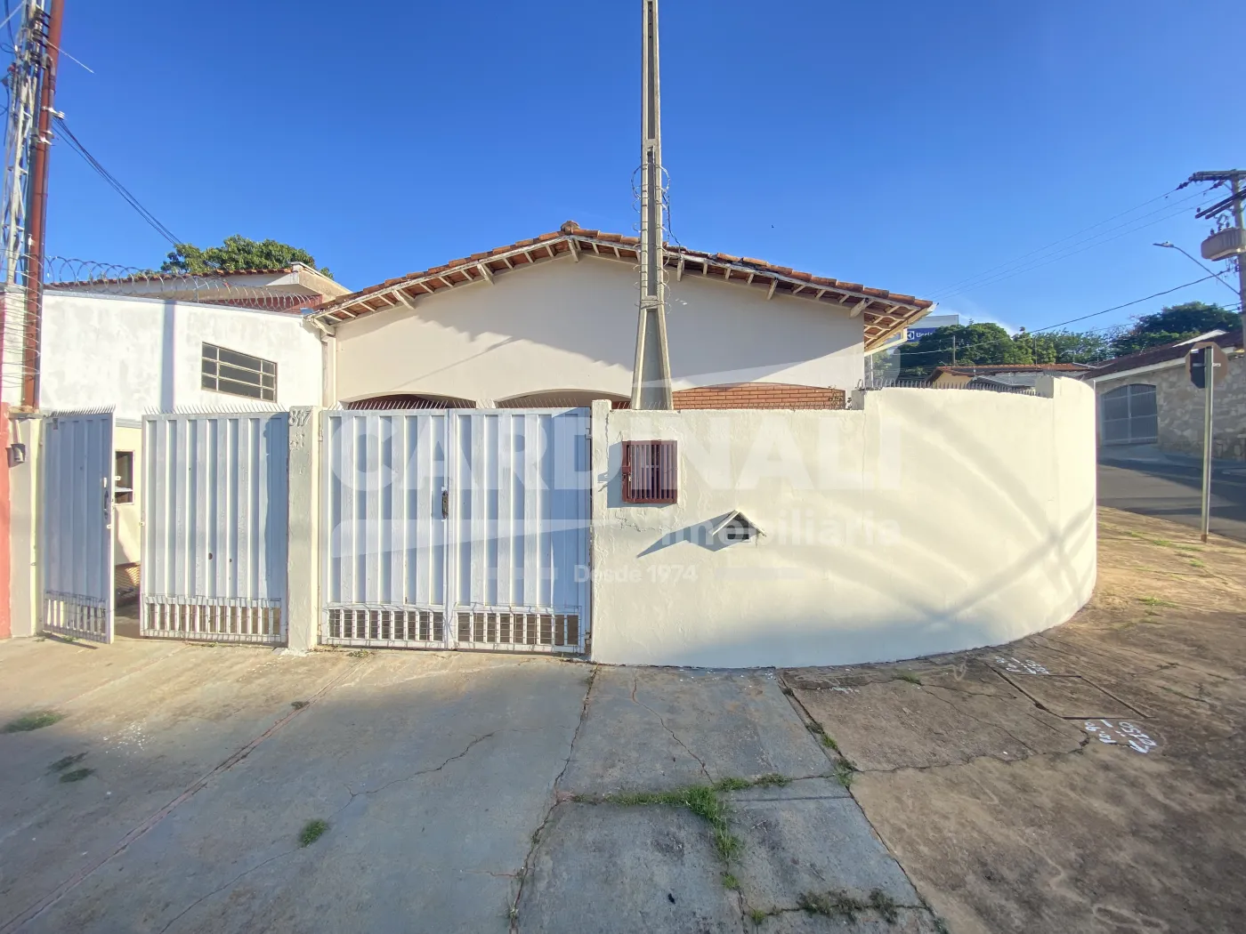 Casa / Padr&atilde;o em S&atilde;o Carlos Alugar por R$2.000,00