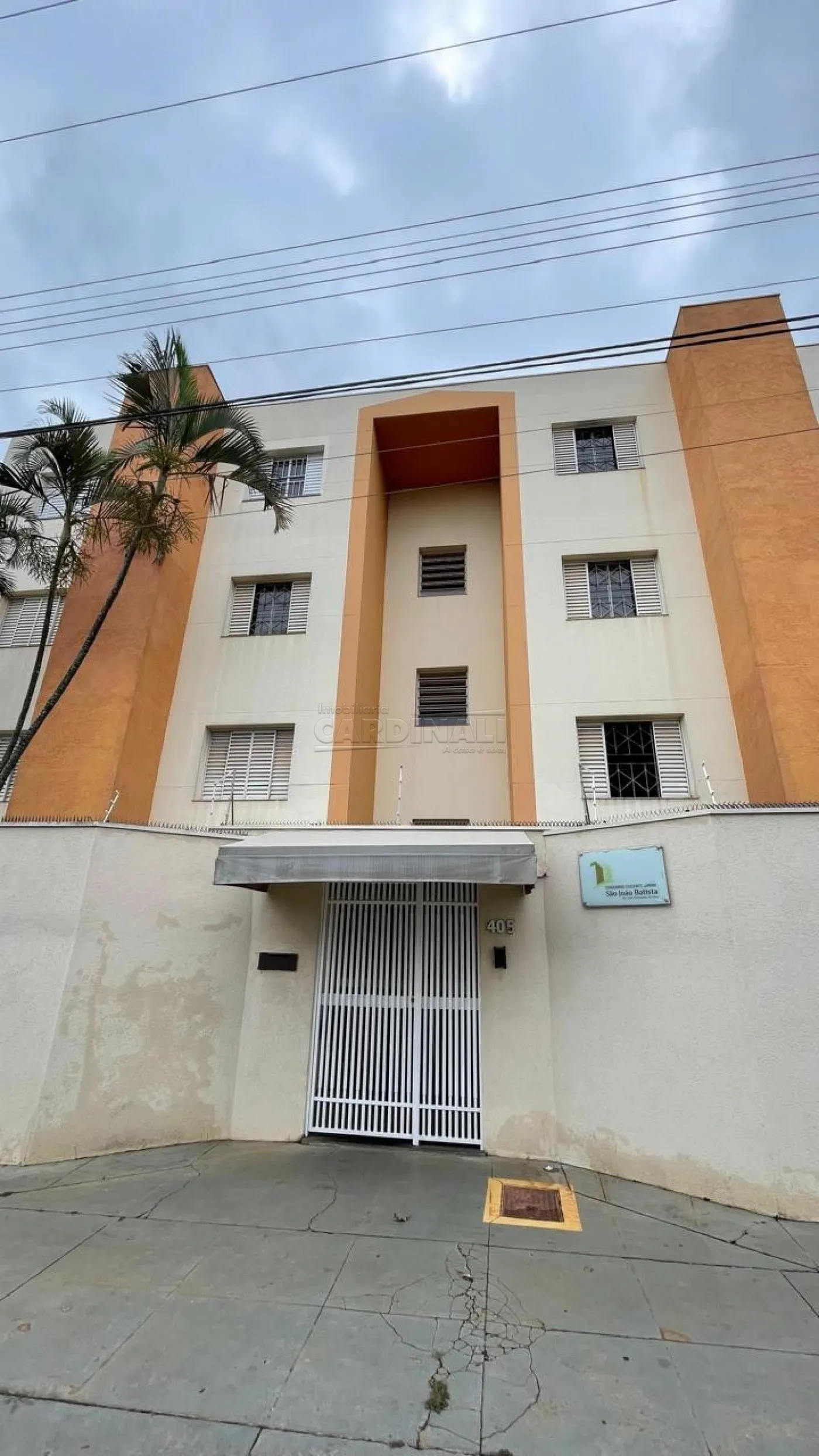 Apartamento / Padr&atilde;o em S&atilde;o Carlos Alugar por R$1.445,45