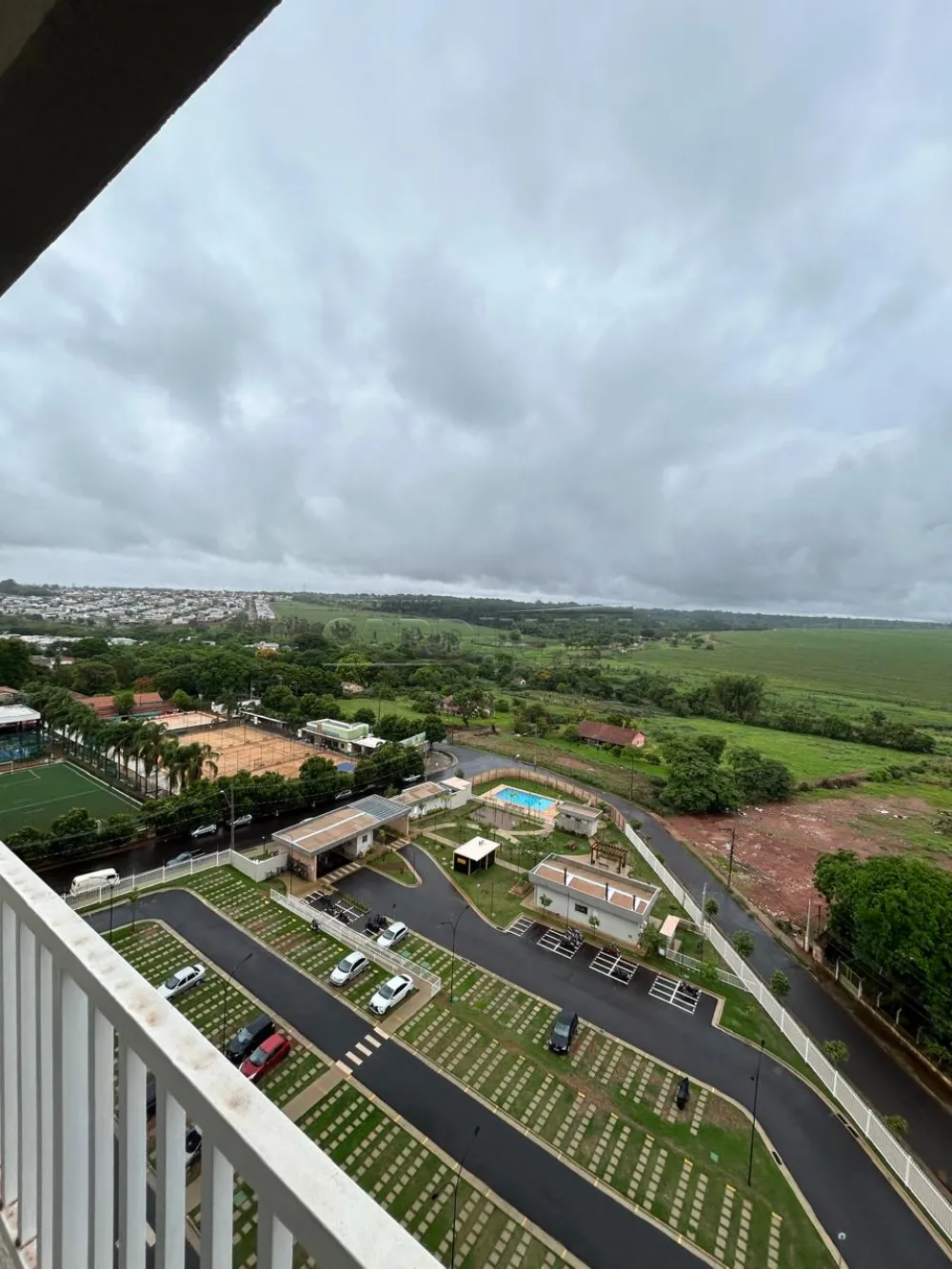 Comprar Apartamento / Padr&atilde;o em Araraquara R$ 310.000,00 - Foto 3