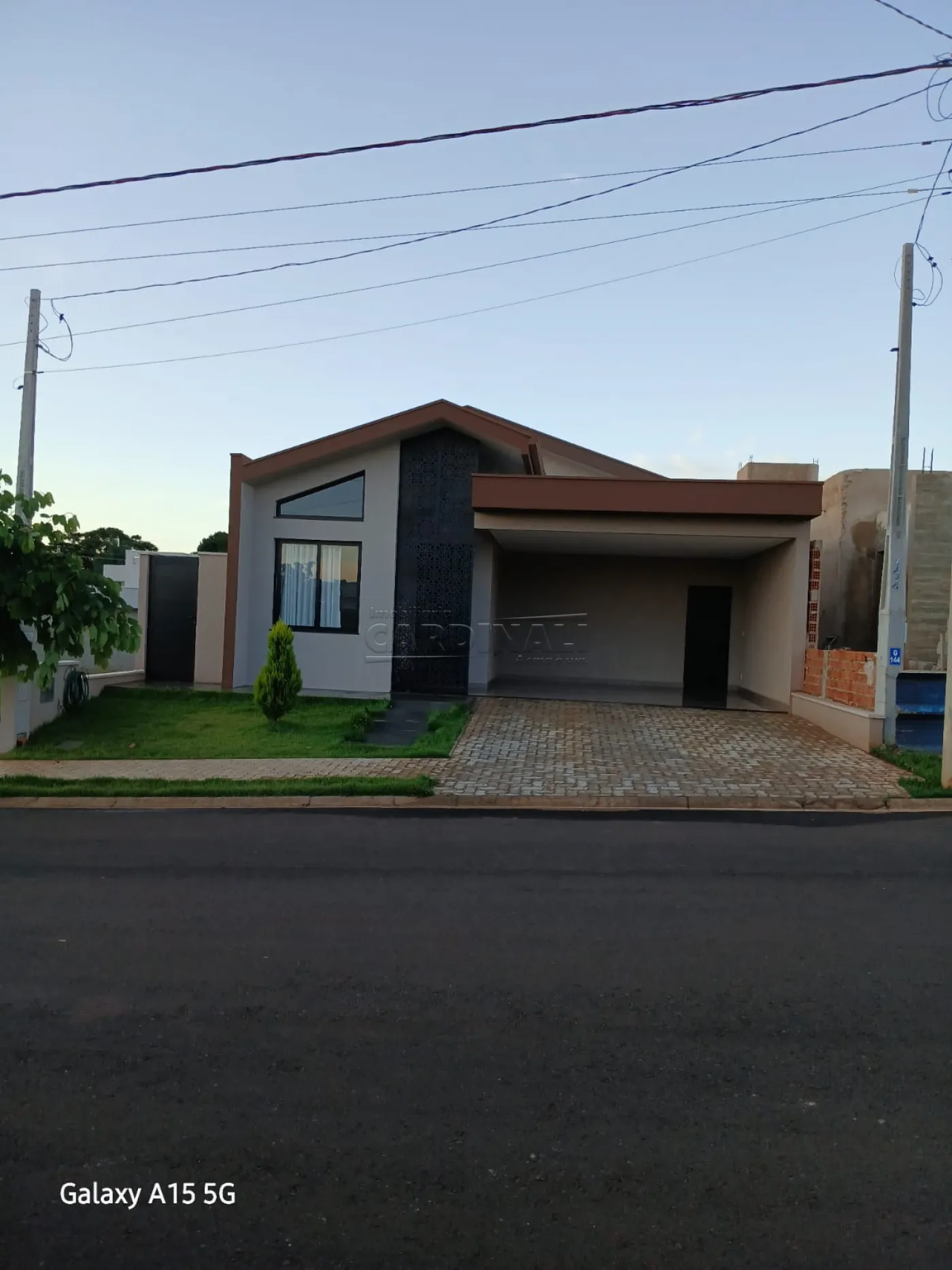 Casa / Condom&iacute;nio em Araraquara 
