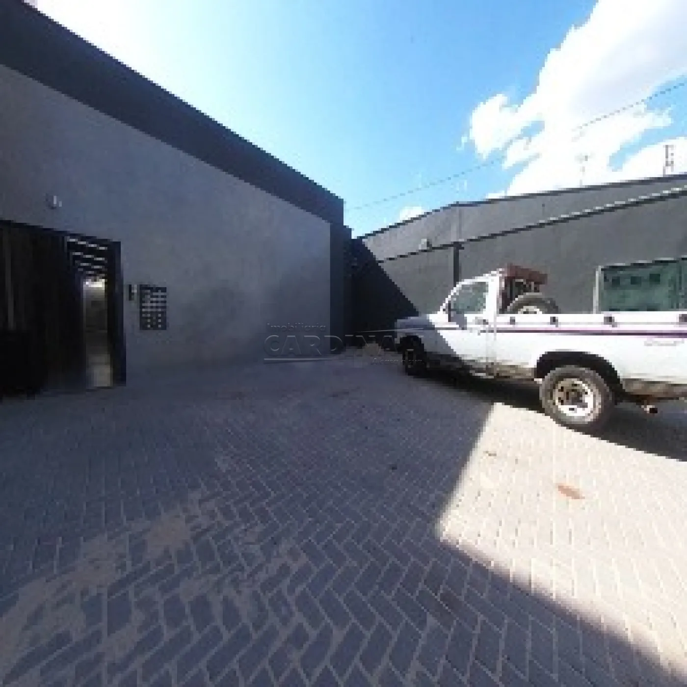 Alugar Apartamento / Studio em S&atilde;o Carlos R$ 1.667,00 - Foto 1