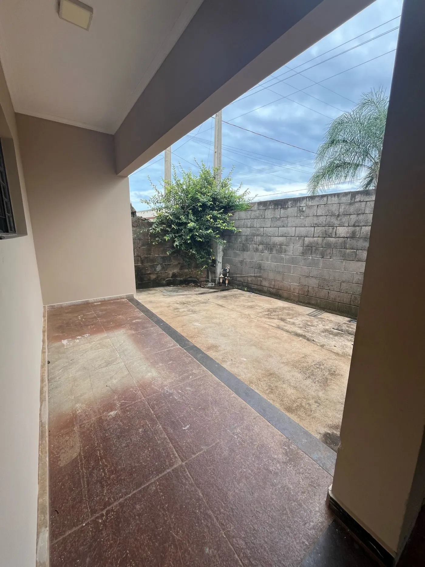 Casa / Padr&atilde;o em Ibat&eacute; Alugar por R$2.223,00