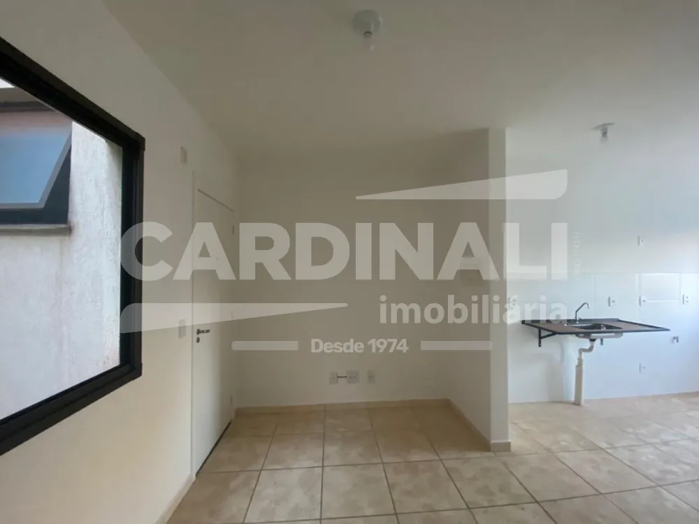 Comprar Apartamento / Padr&atilde;o em Araraquara R$ 150.000,00 - Foto 2