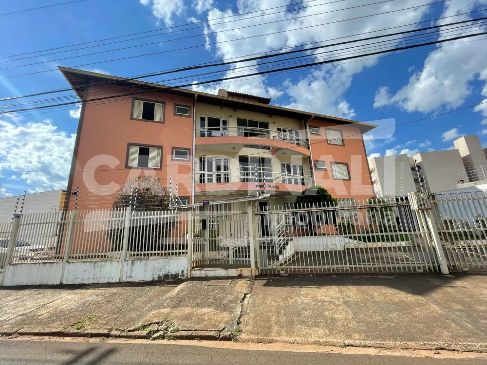 Alugar Apartamento / Padr&atilde;o em S&atilde;o Carlos R$ 1.112,00 - Foto 1