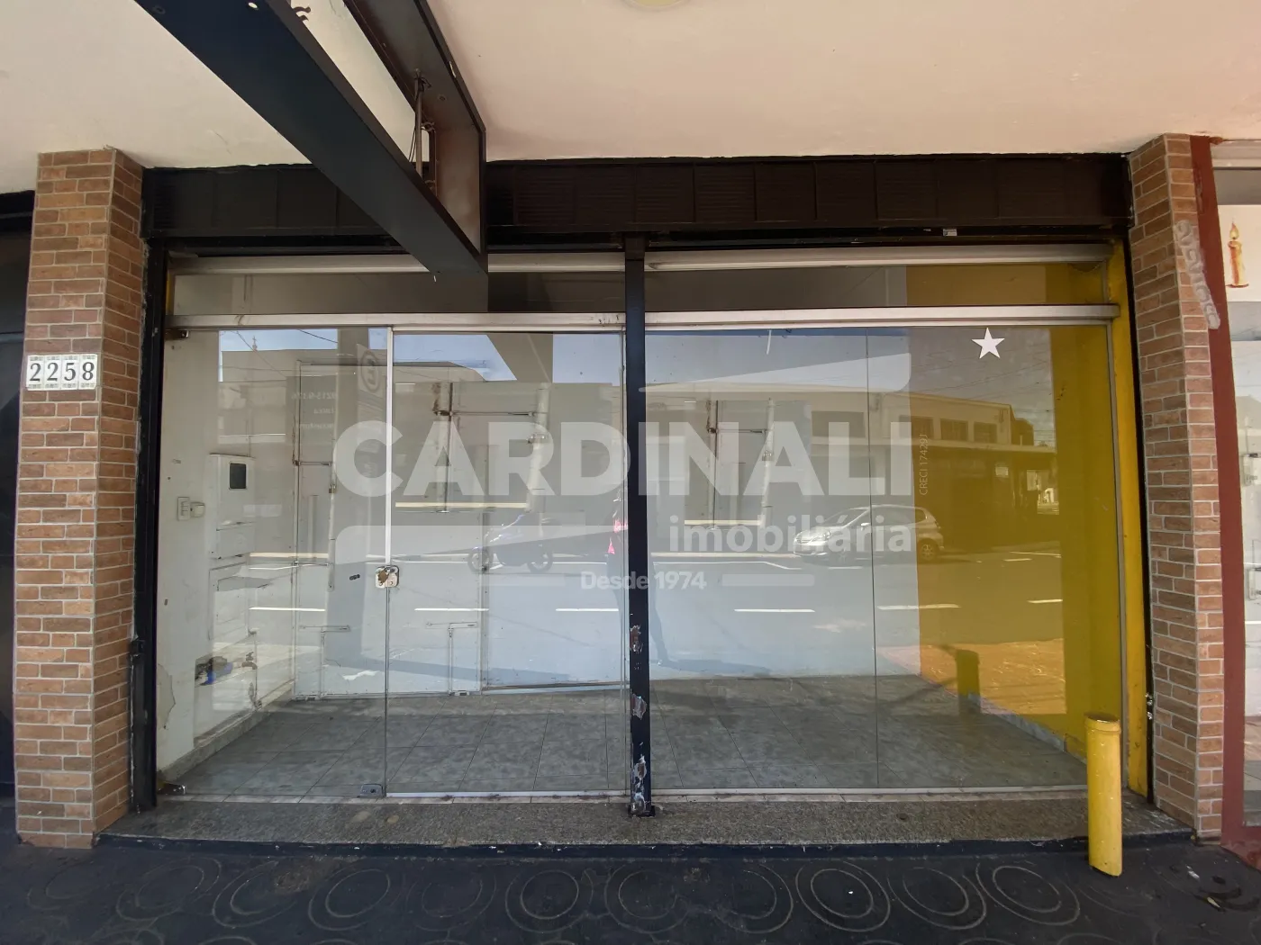 Comercial / Sal&atilde;o em S&atilde;o Carlos Alugar por R$2.000,00