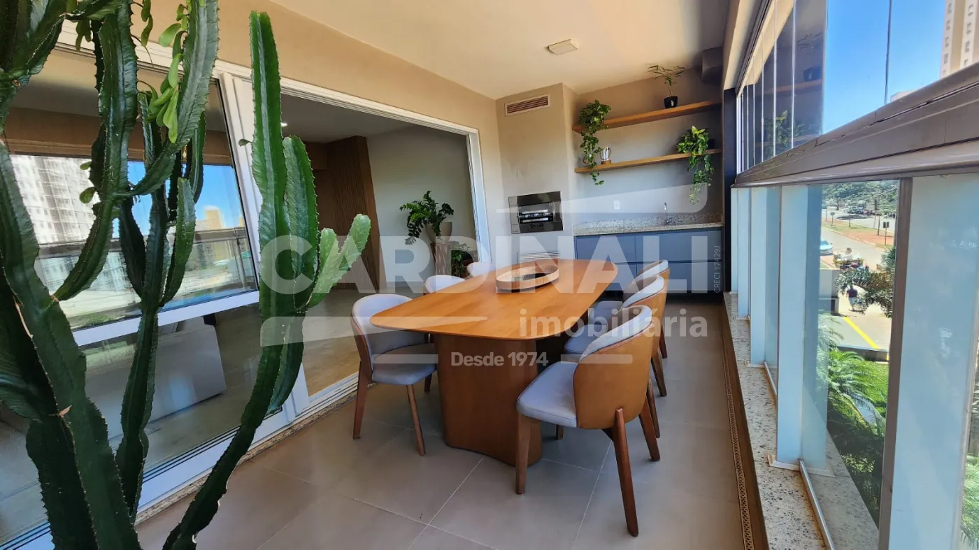 Apartamento / Padrão em São Carlos 