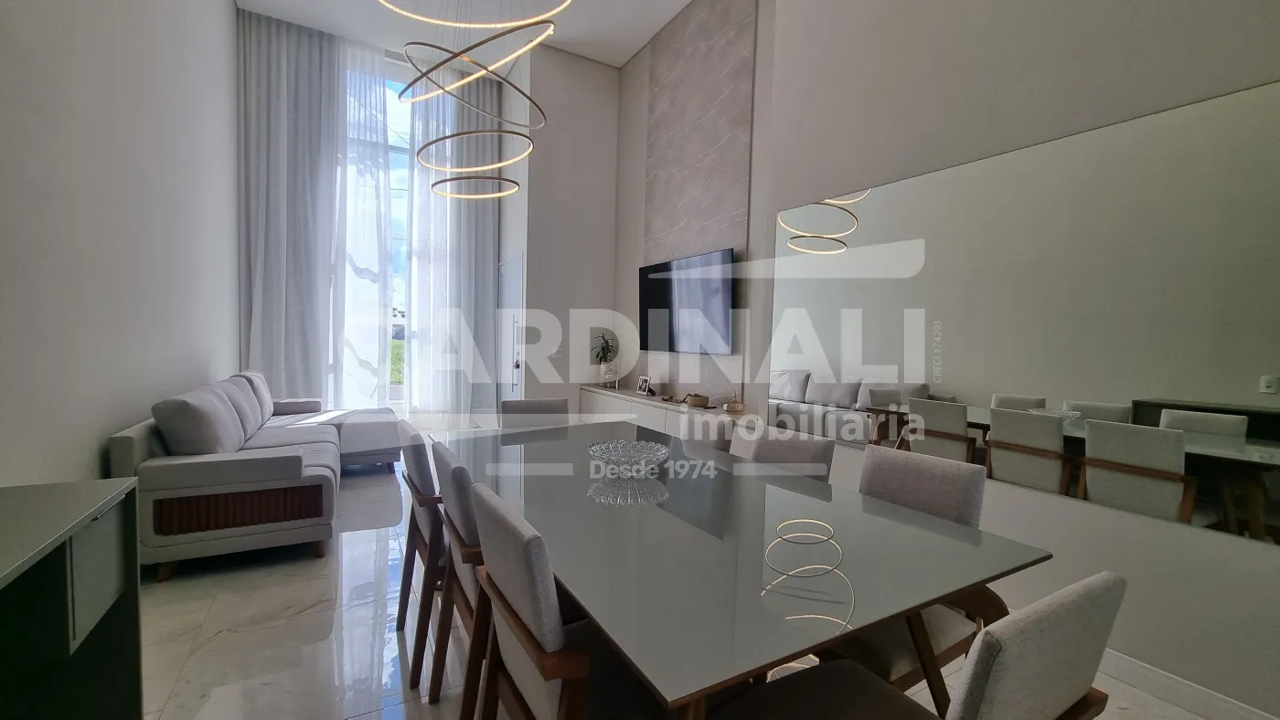 Casa / Condom&iacute;nio em S&atilde;o Carlos 