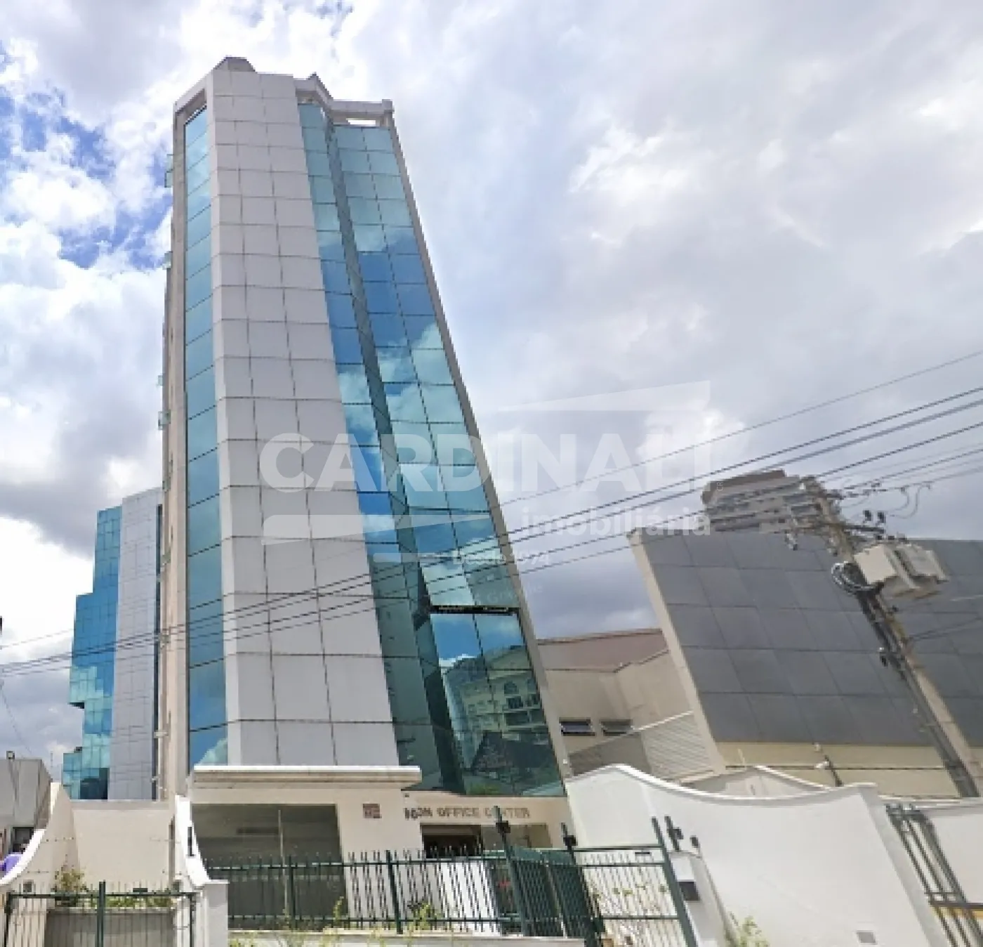 Comercial / Sala / Sal&atilde;o com Condom&iacute;nio em Campinas , Comprar por R$439.000,00