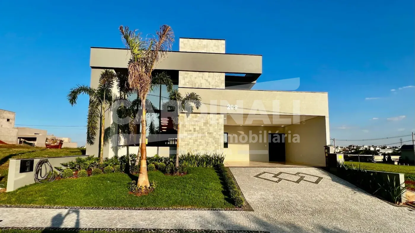 Casa / Condom&iacute;nio em Paul&iacute;nia 