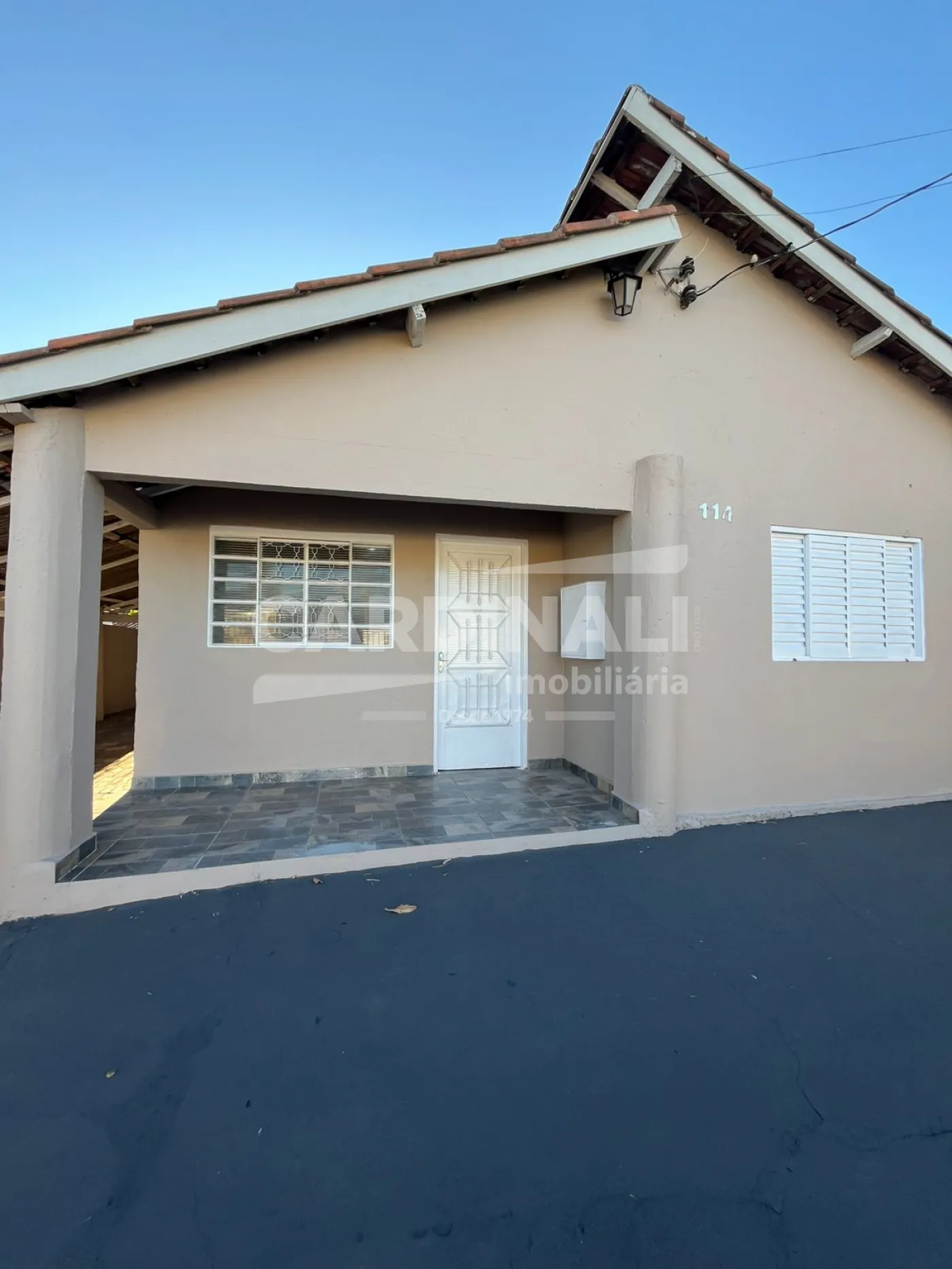 Casa / Padr&atilde;o em Ibat&eacute; Alugar por R$1.200,00